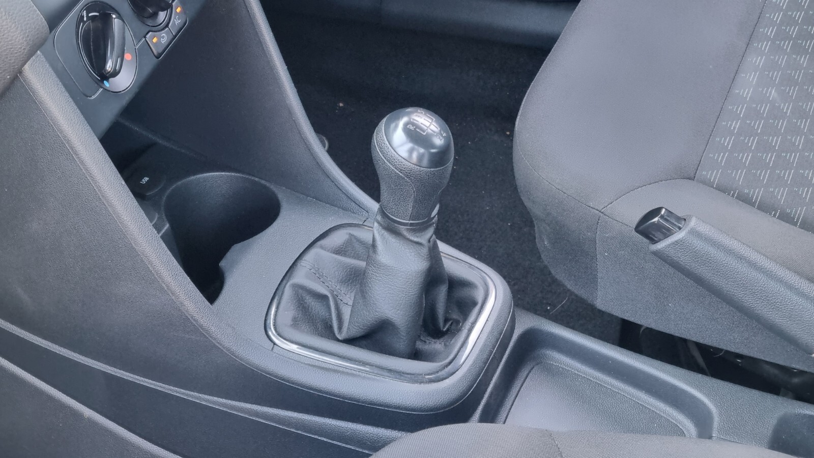 Volkswagen POLO VIVO HATCH 1.4