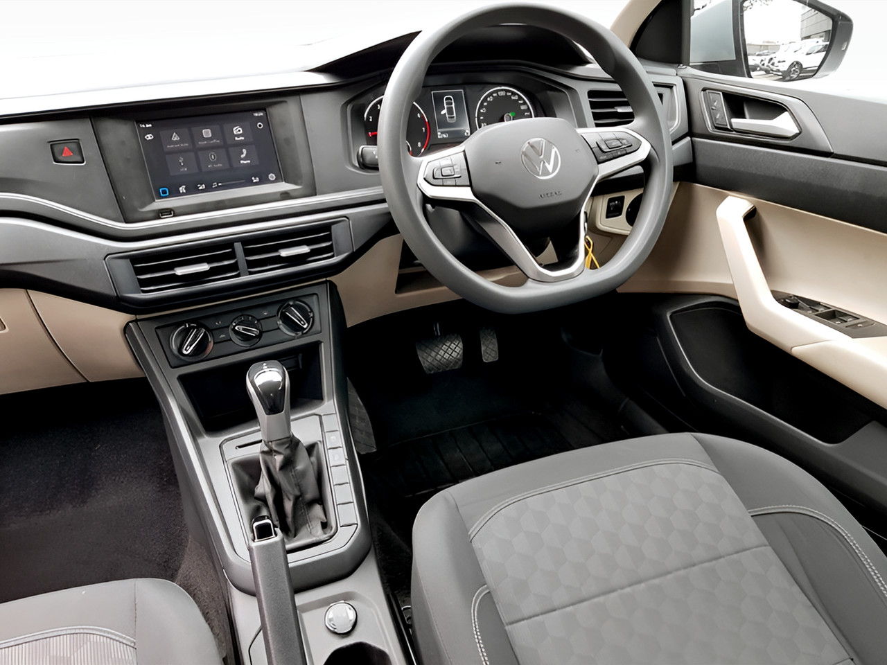 Volkswagen Polo SEDAN 1.0TSI STYLE