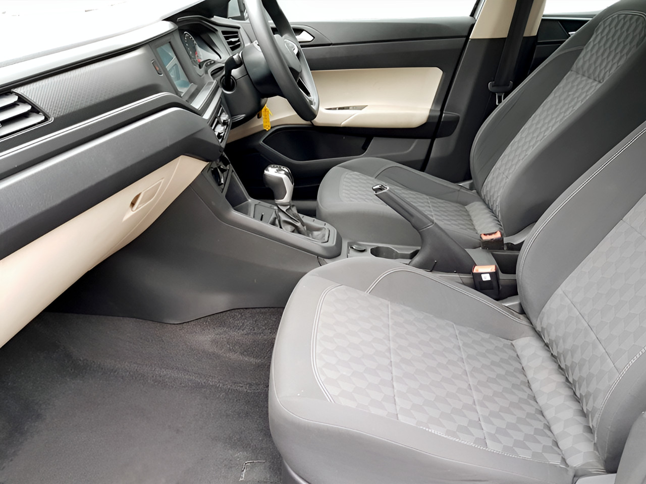 Volkswagen Polo SEDAN 1.0TSI STYLE
