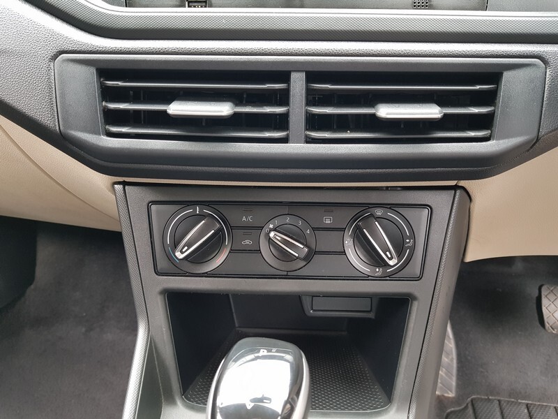 Volkswagen Polo SEDAN 1.0TSI STYLE