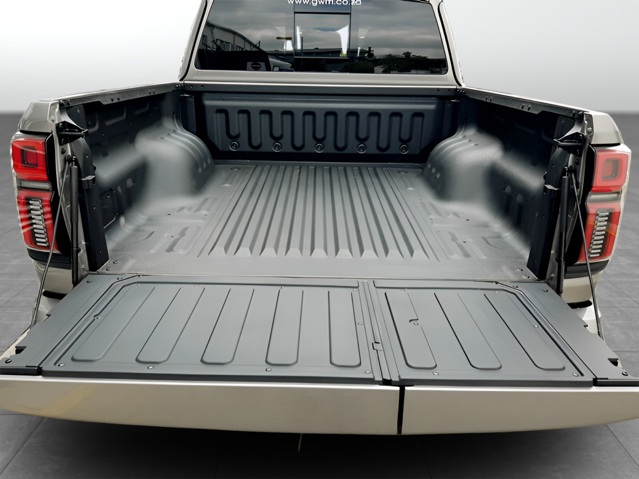 GWM P500 2.0T HEV DOUBLE CAB ULTRA LUXURY 4X4