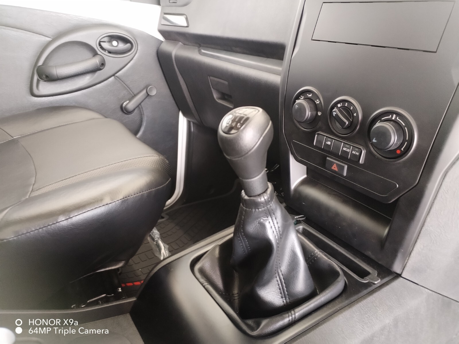 Mahindra PIK UP 2.2CRDE SINGLE CAB DROPSIDE S4 (AIRCON)