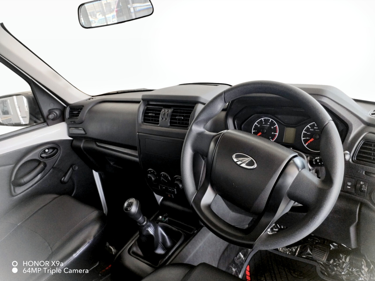 Mahindra PIK UP 2.2CRDE SINGLE CAB DROPSIDE S4 (AIRCON)