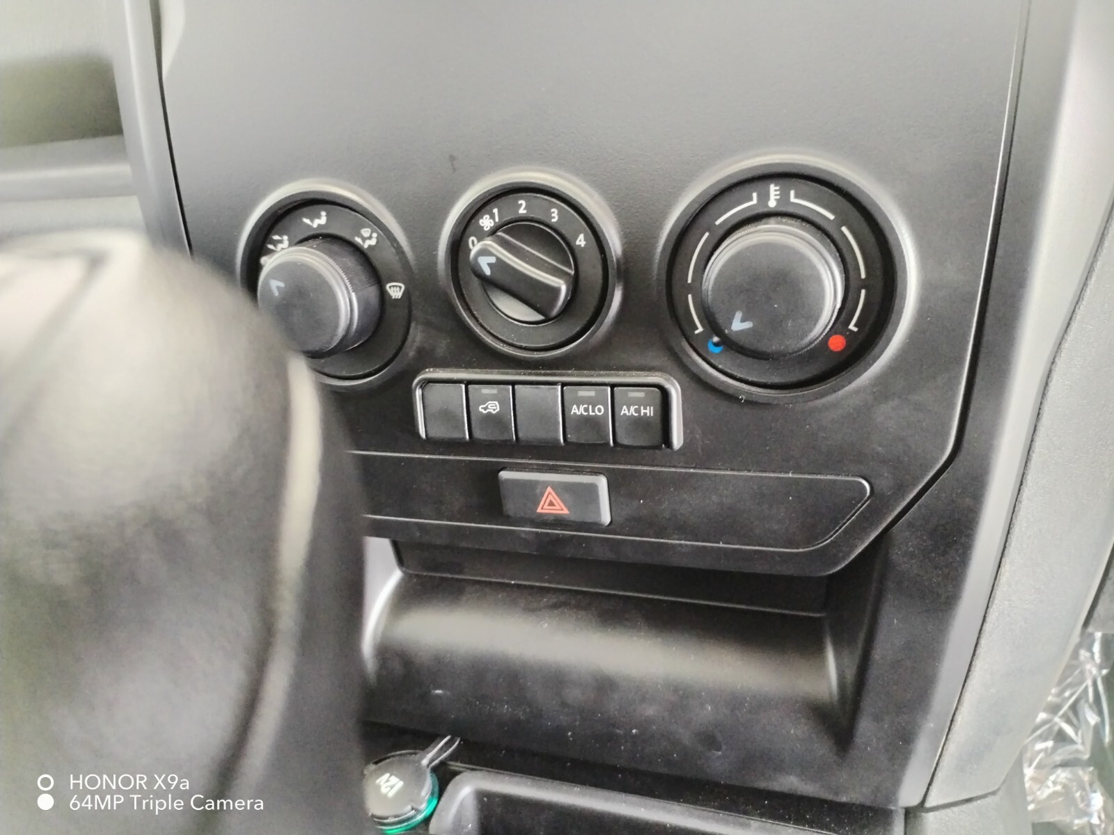 Mahindra PIK UP 2.2CRDE SINGLE CAB DROPSIDE S4 (AIRCON)