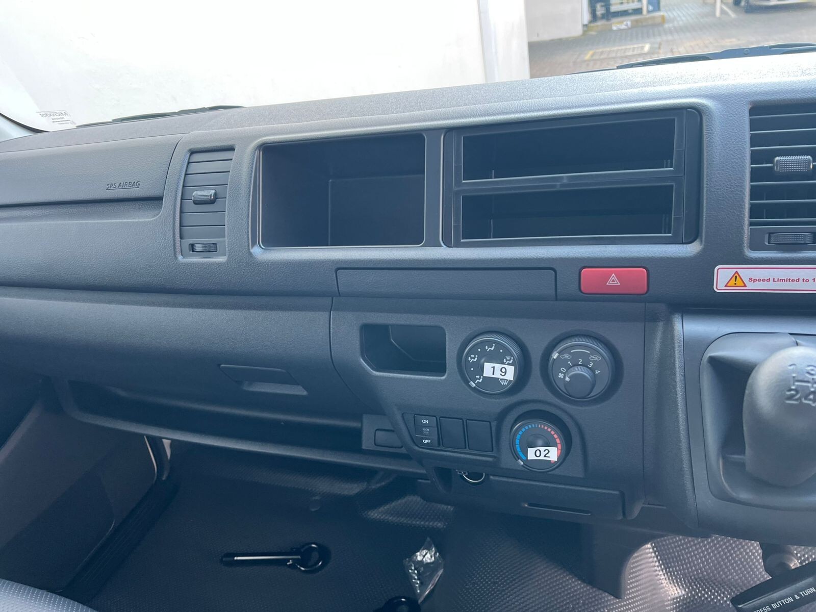 Toyota QUANTUM 2.5D-4D SES-FIKILE