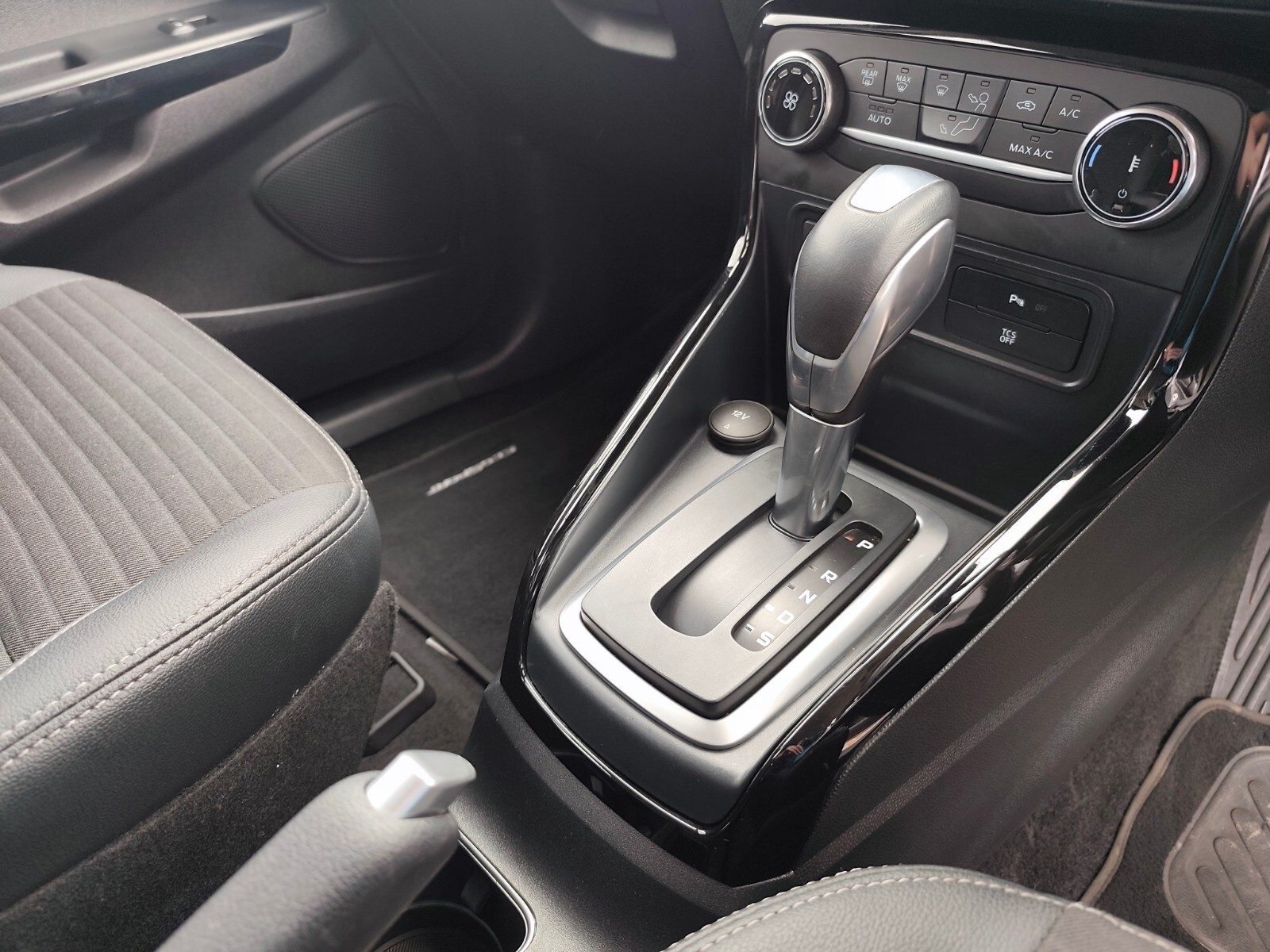 Ford EcoSport 1.0T TITANIUM AUTO