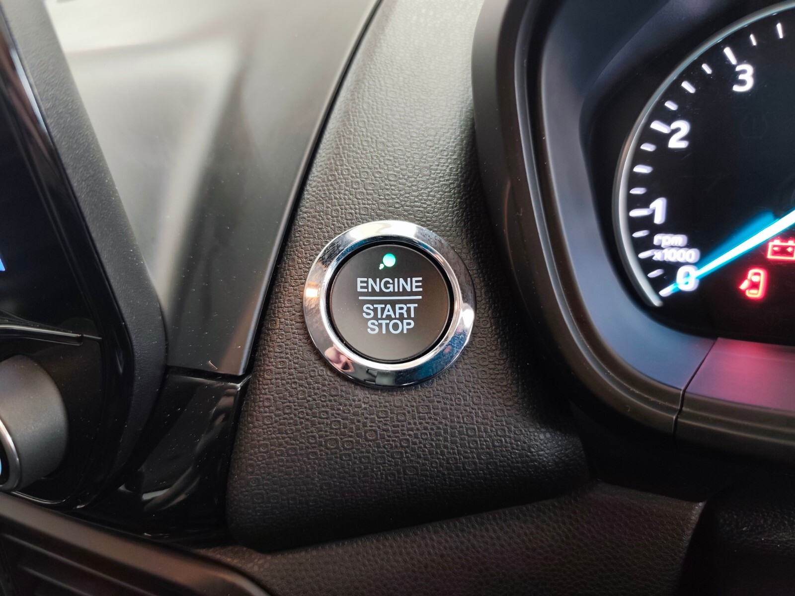 Ford EcoSport 1.0T TITANIUM AUTO