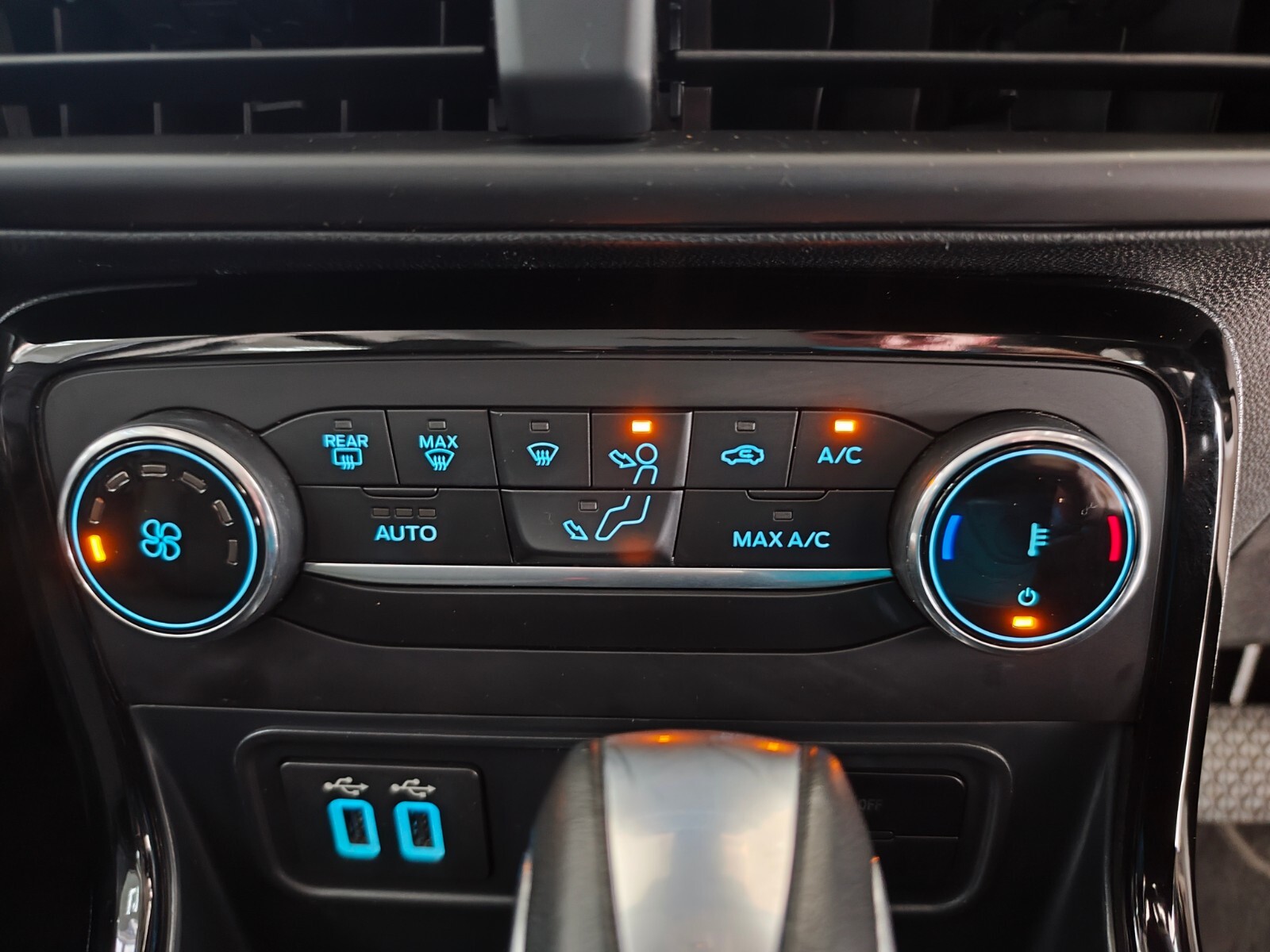 Ford EcoSport 1.0T TITANIUM AUTO