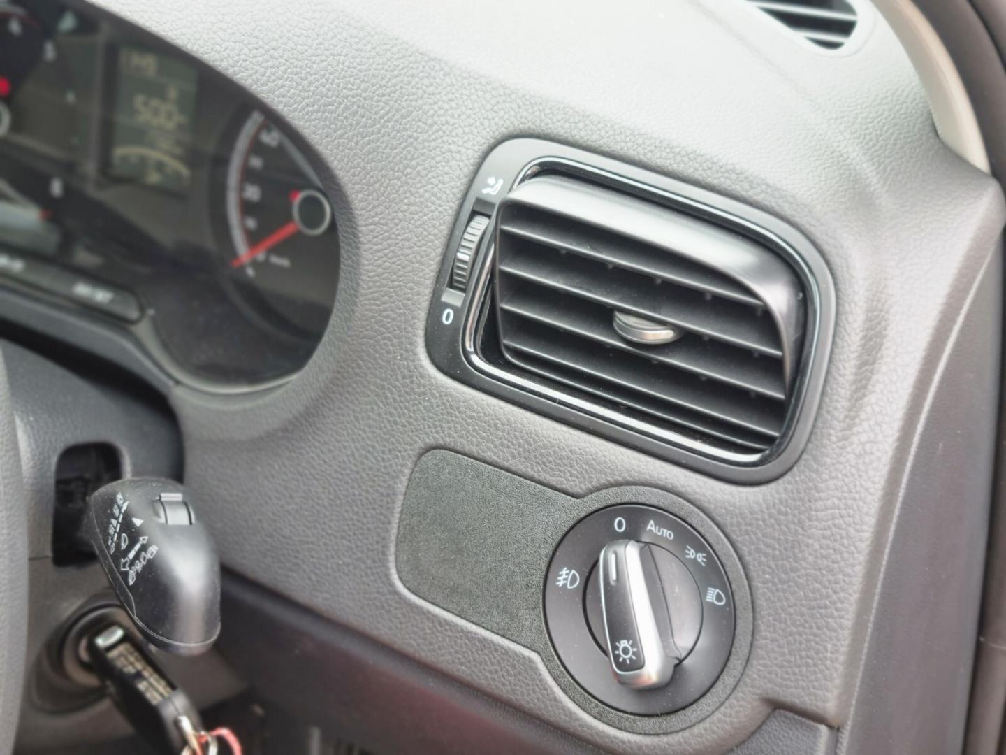 Volkswagen POLO VIVO 1.4 LIFE