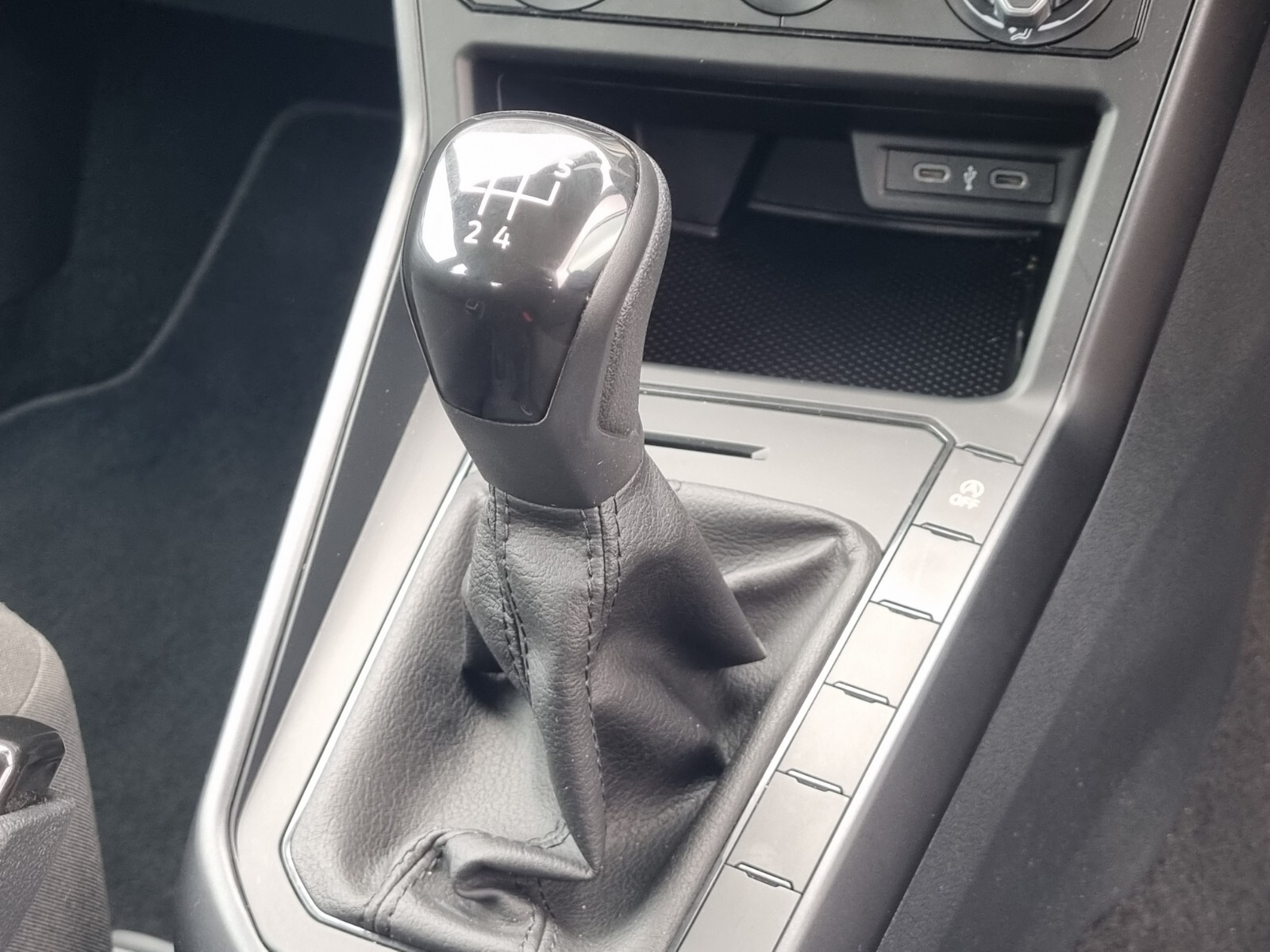 Volkswagen Polo HATCH 1.0TSI 70KW