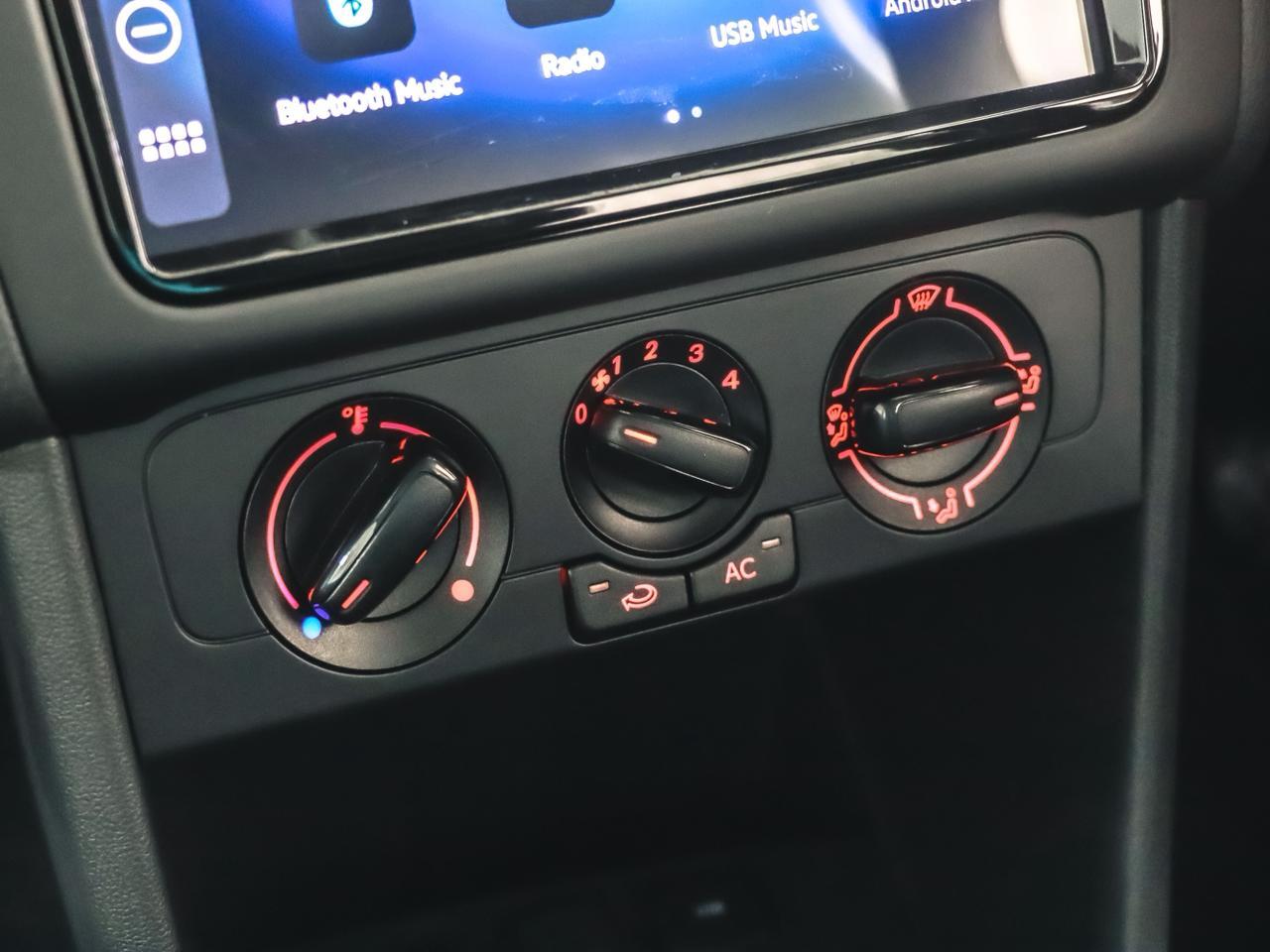Volkswagen POLO VIVO 1.4 LIFE