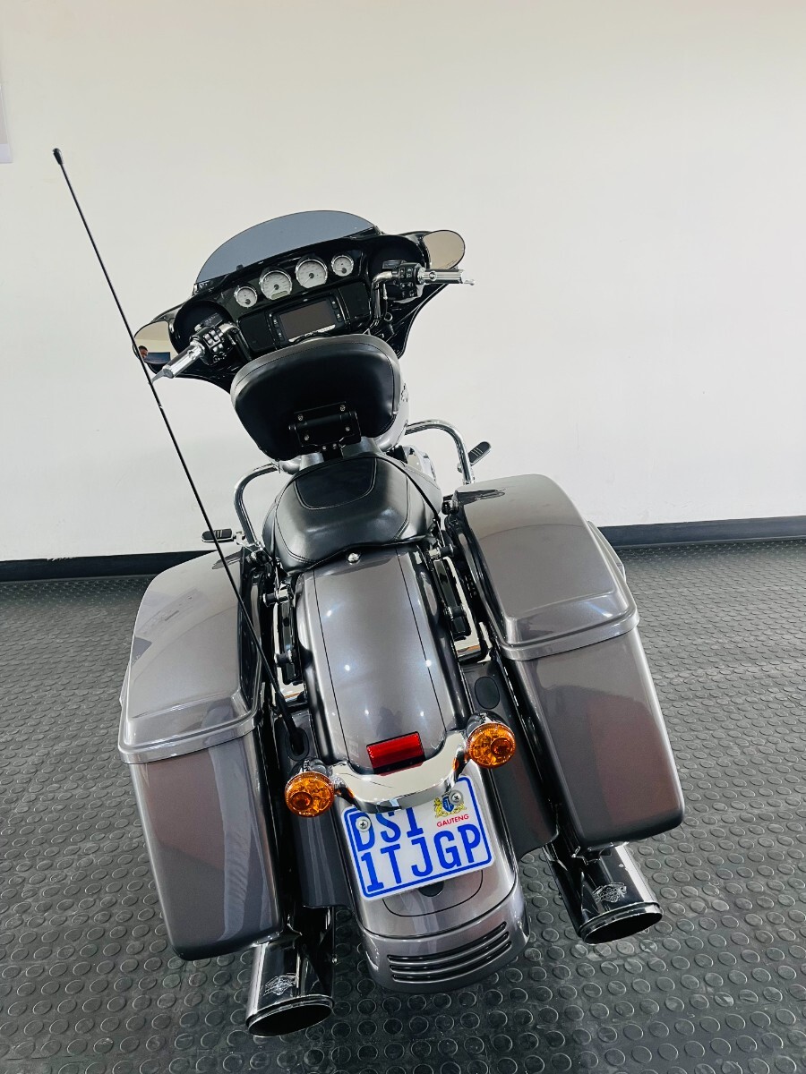 Harley-Davidson TOURING STREET GLIDE SPECIAL