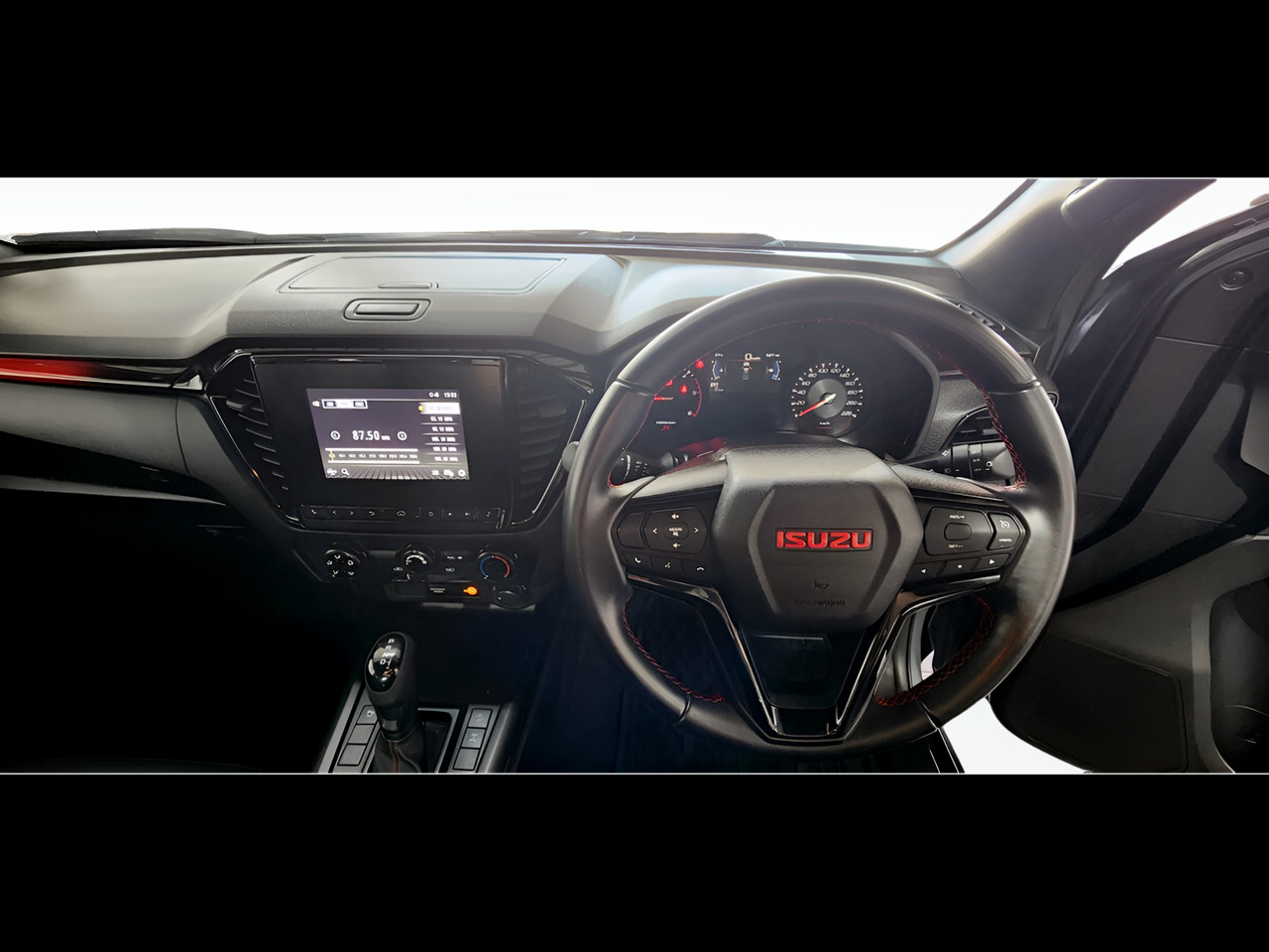 Isuzu D-Max 1.9 Ddi D/Cab 4×4 X-RIDER Black A/T RHD