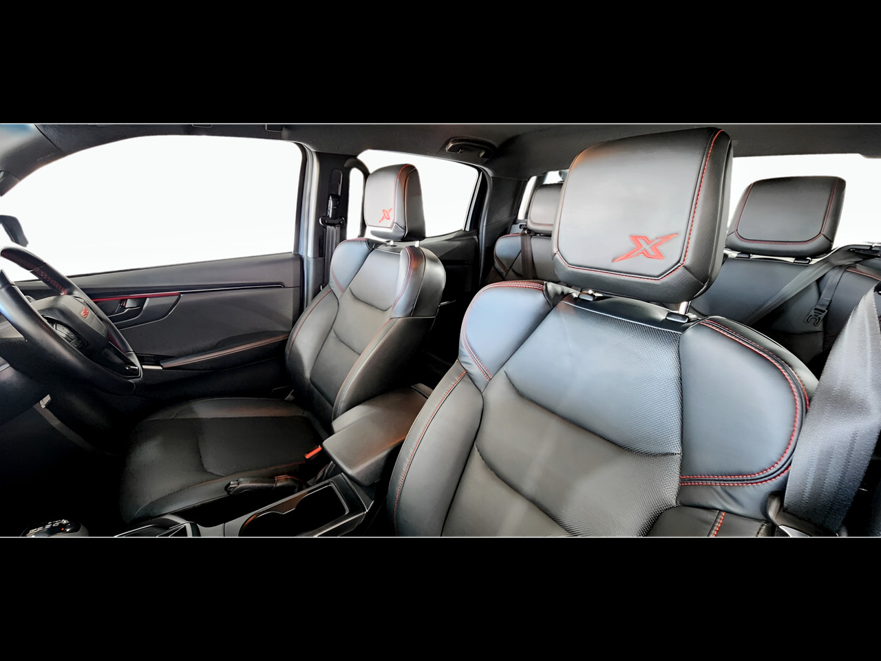 Isuzu D-Max 1.9 Ddi D/Cab 4×4 X-RIDER Black A/T RHD