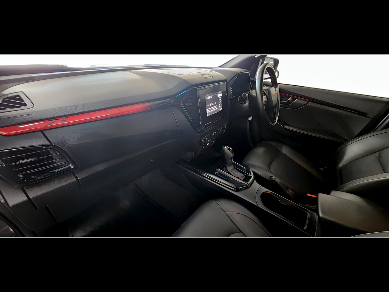 Isuzu D-Max 1.9 Ddi D/Cab 4×4 X-RIDER Black A/T RHD