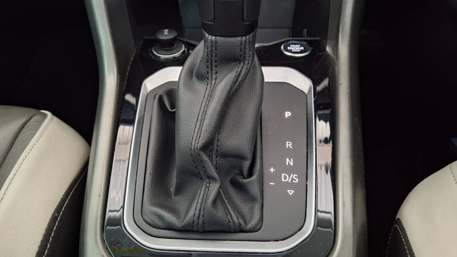 Volkswagen T-roc 1.4 TSI DESIGN TIPTRONIC
