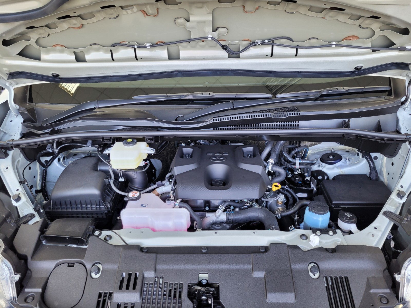 Toyota QUANTUM 2.8 SLWB PANEL VAN
