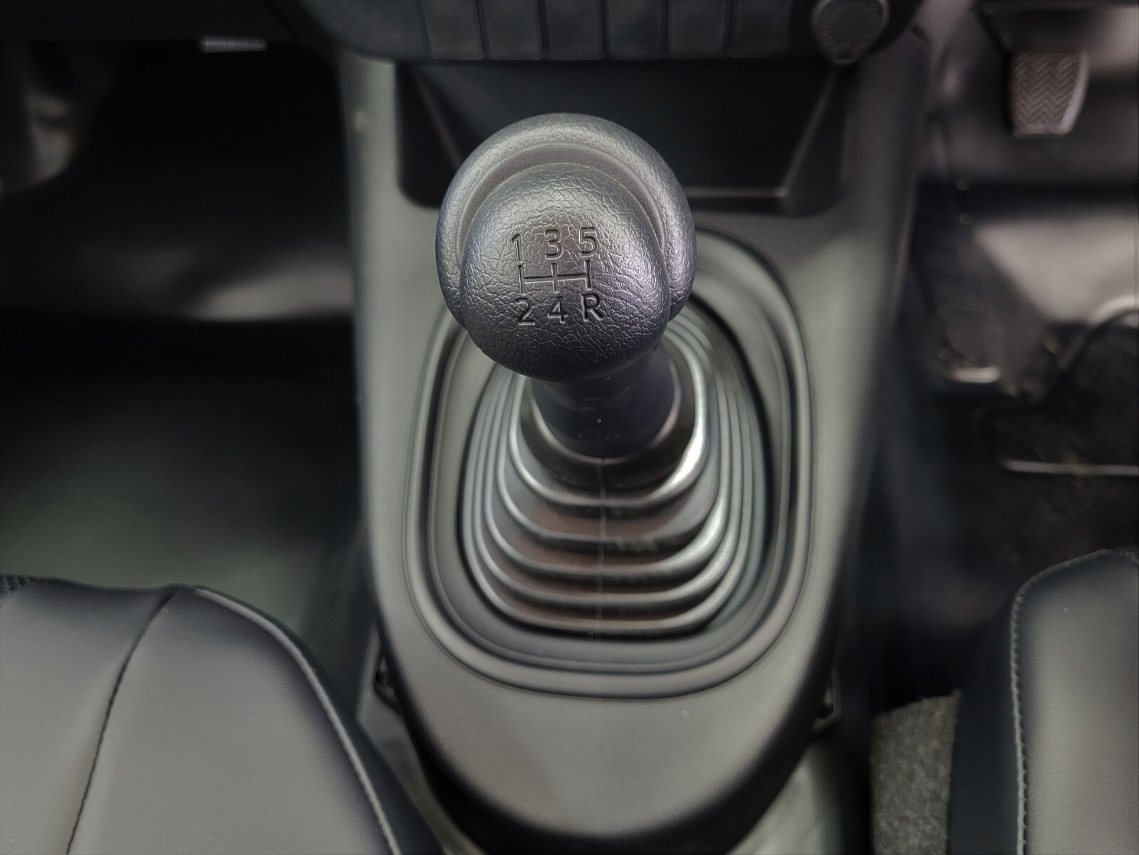 Toyota Hilux 2.4GD SINGLE CAB S (AIRCON)