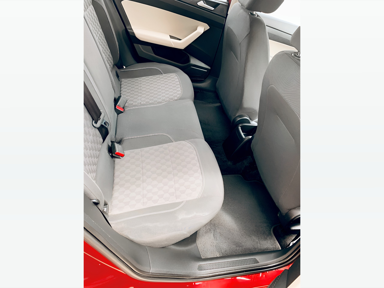 Volkswagen Polo SEDAN 1.6 AUTO