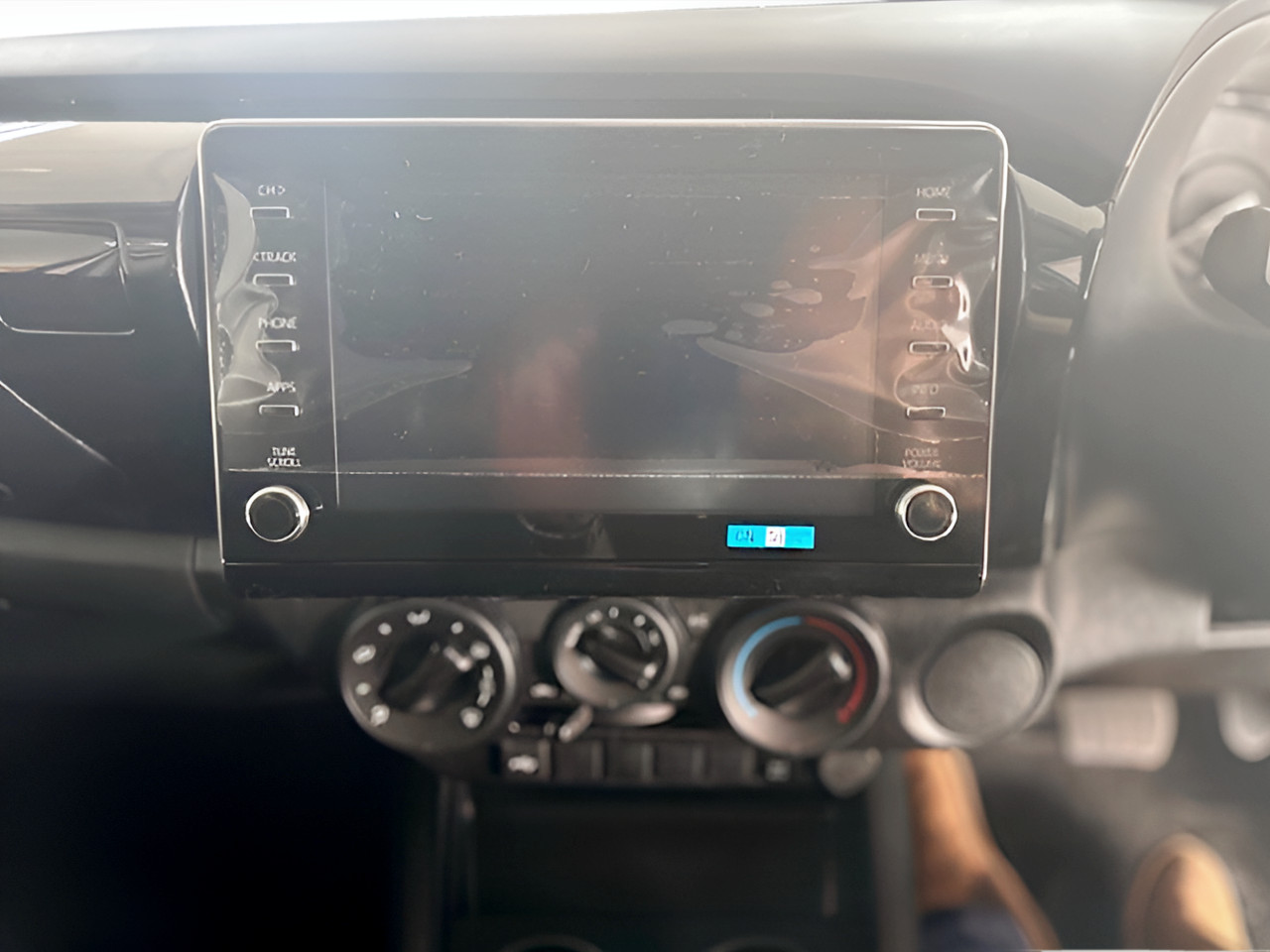 Toyota Hilux 2.4GD-6 DOUBLE CAB RAIDER MANUAL