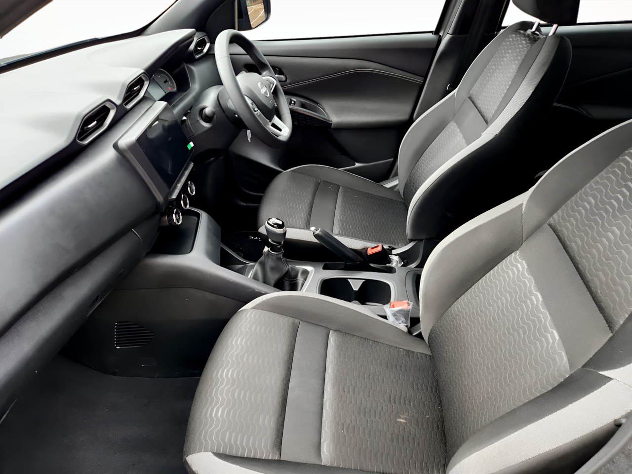Nissan MAGNITE 1.0 VISIA MANUAL
