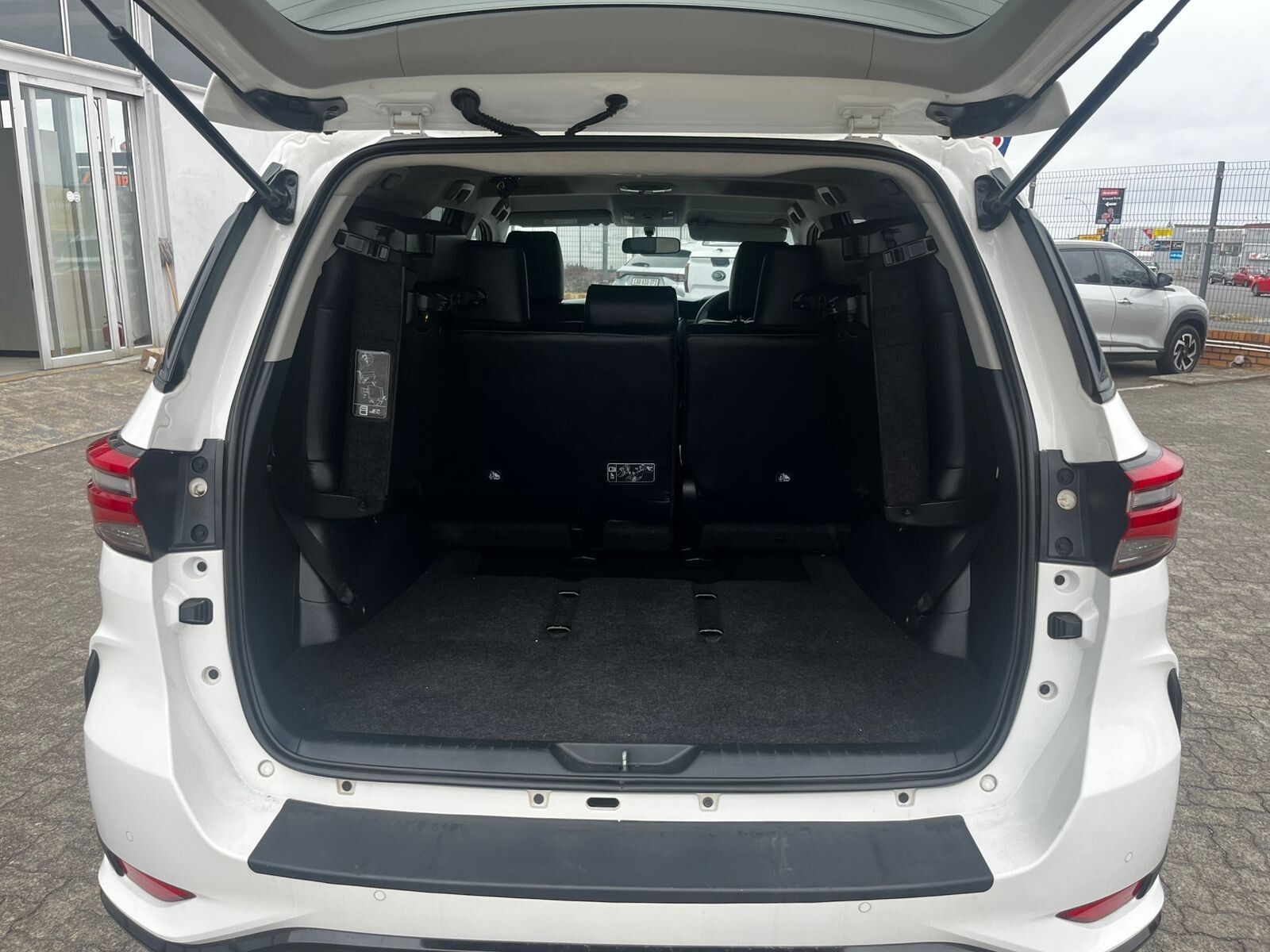 Toyota Fortuner 2.4GD-6 R/B A/T