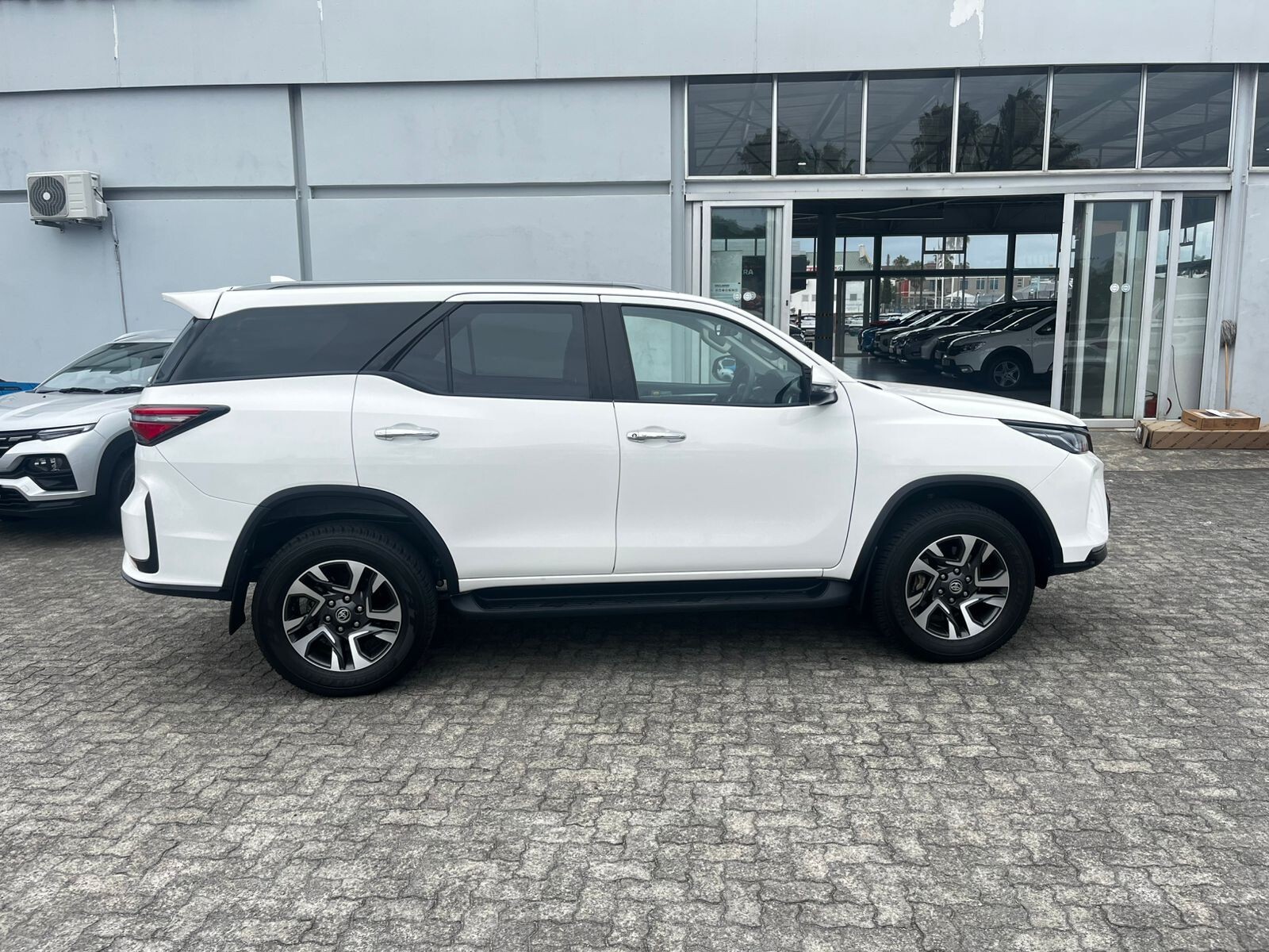 Toyota Fortuner 2.4GD-6 R/B A/T