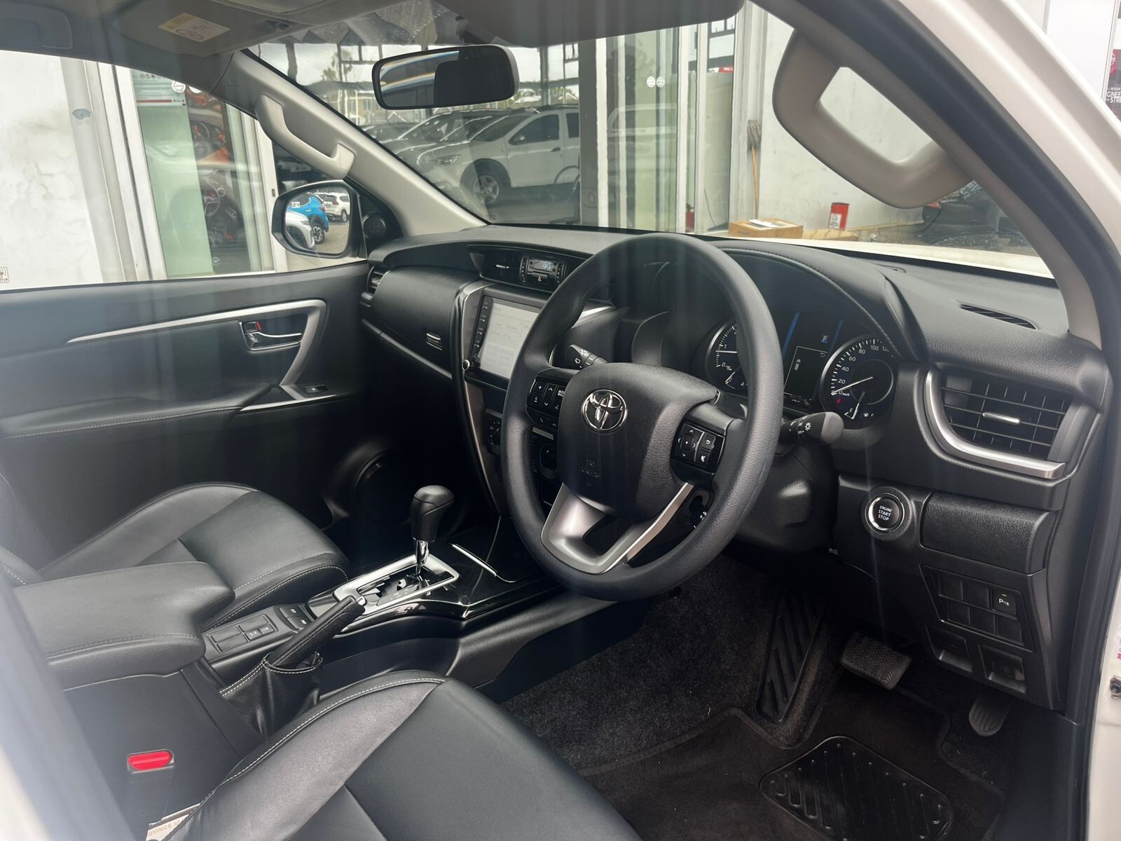 Toyota Fortuner 2.4GD-6 R/B A/T