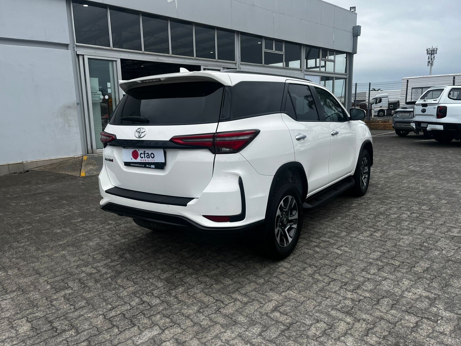 Toyota Fortuner 2.4GD-6 R/B A/T