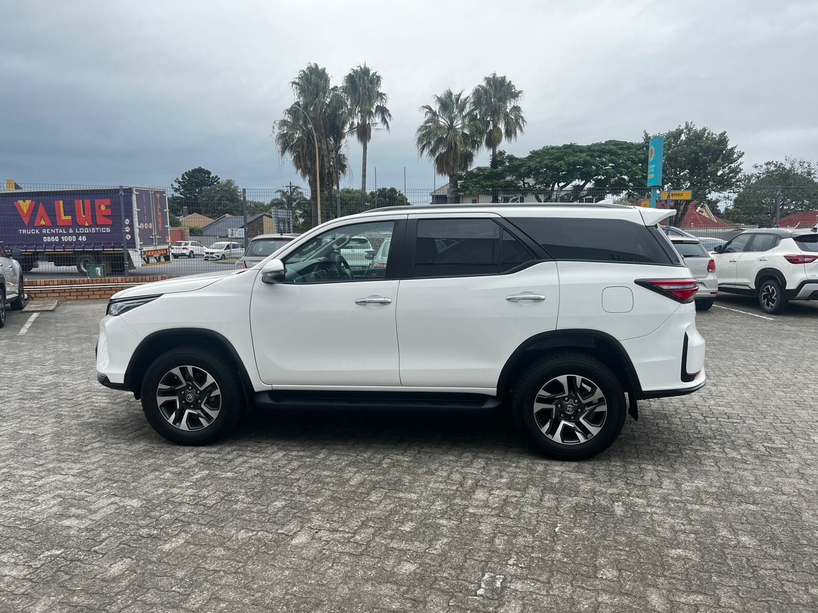 Toyota Fortuner 2.4GD-6 R/B A/T