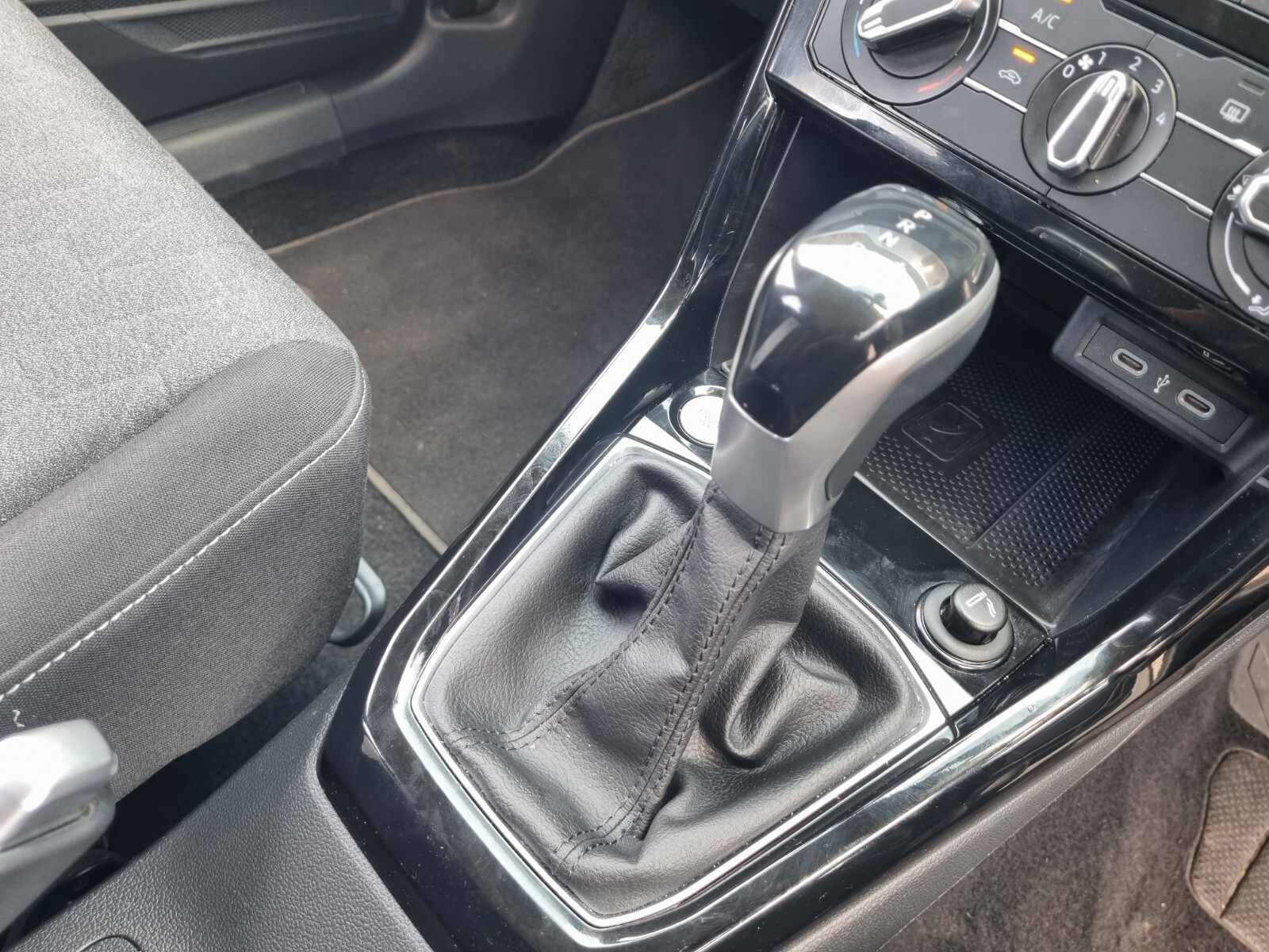 Volkswagen T-cross 1.0TSI LIFE