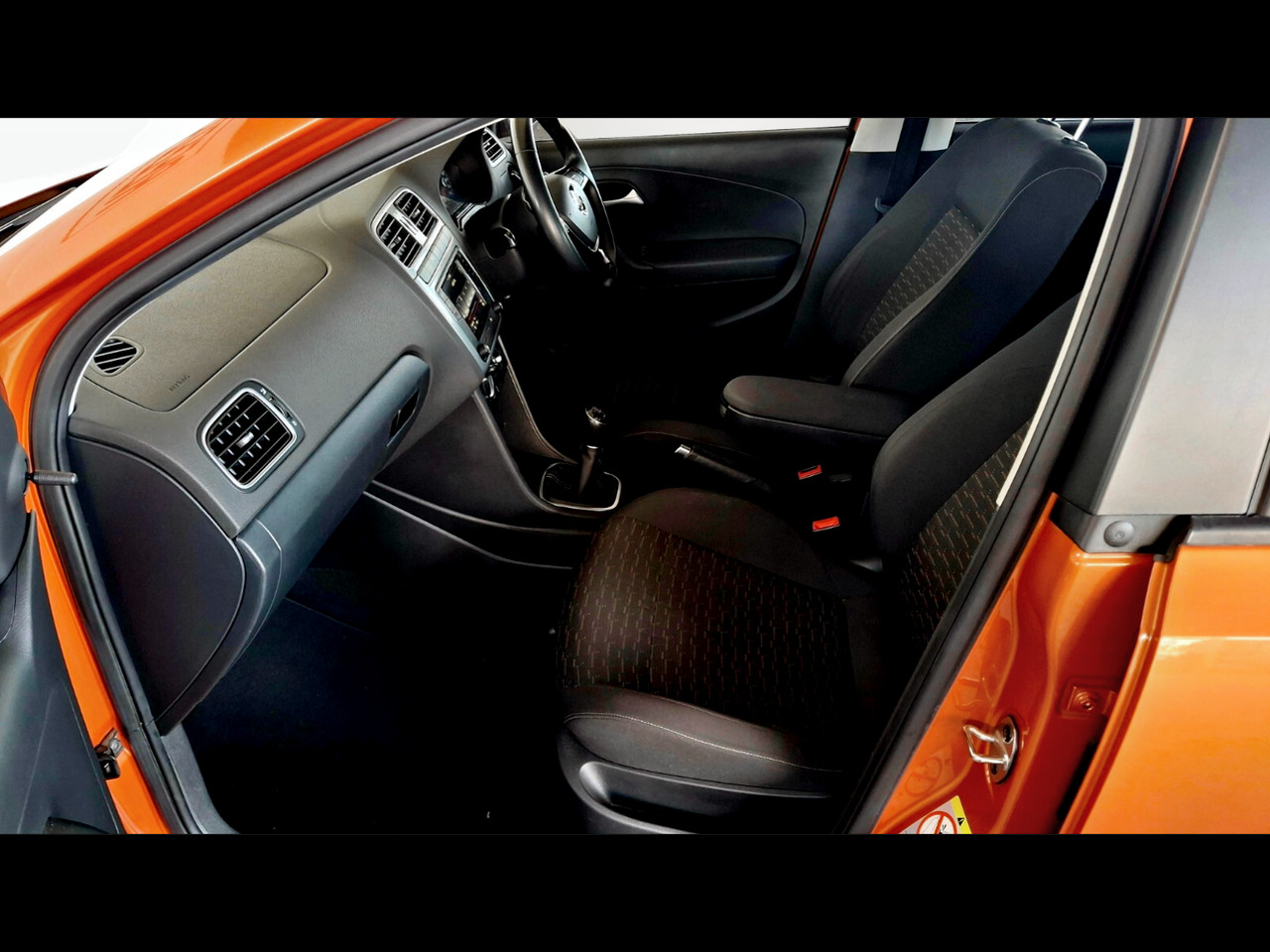 Volkswagen POLO VIVO HATCH 1.6 MAXX