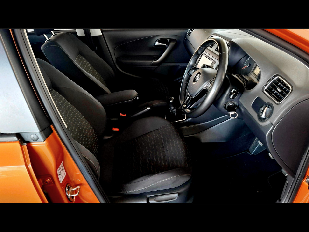 Volkswagen POLO VIVO HATCH 1.6 MAXX