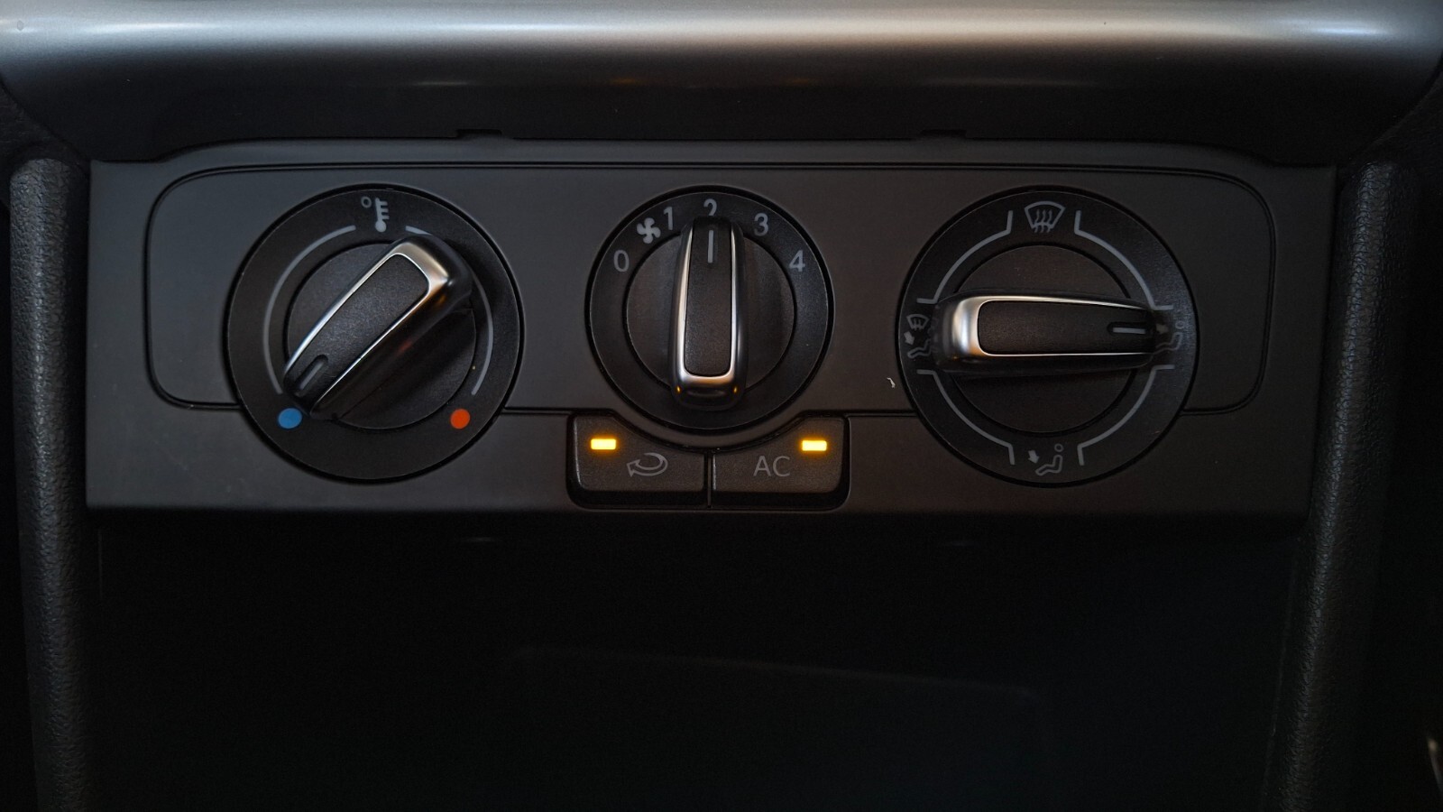 Volkswagen POLO VIVO HATCH 1.6 MAXX
