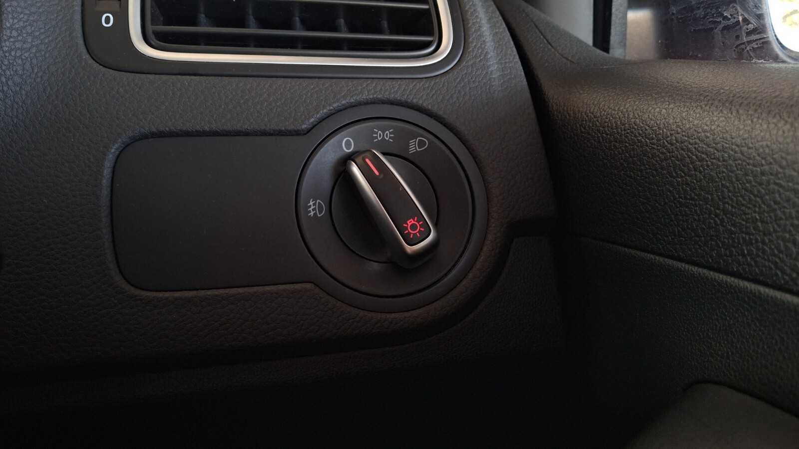 Volkswagen POLO VIVO HATCH 1.6 MAXX