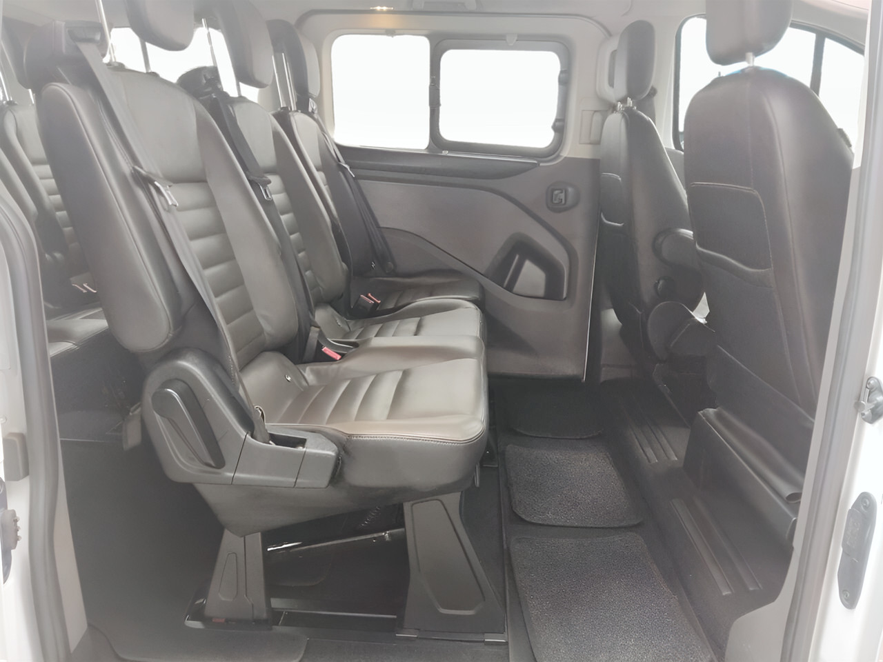 Ford Tourneo Custom 2.2TDCI SWB LIMITED