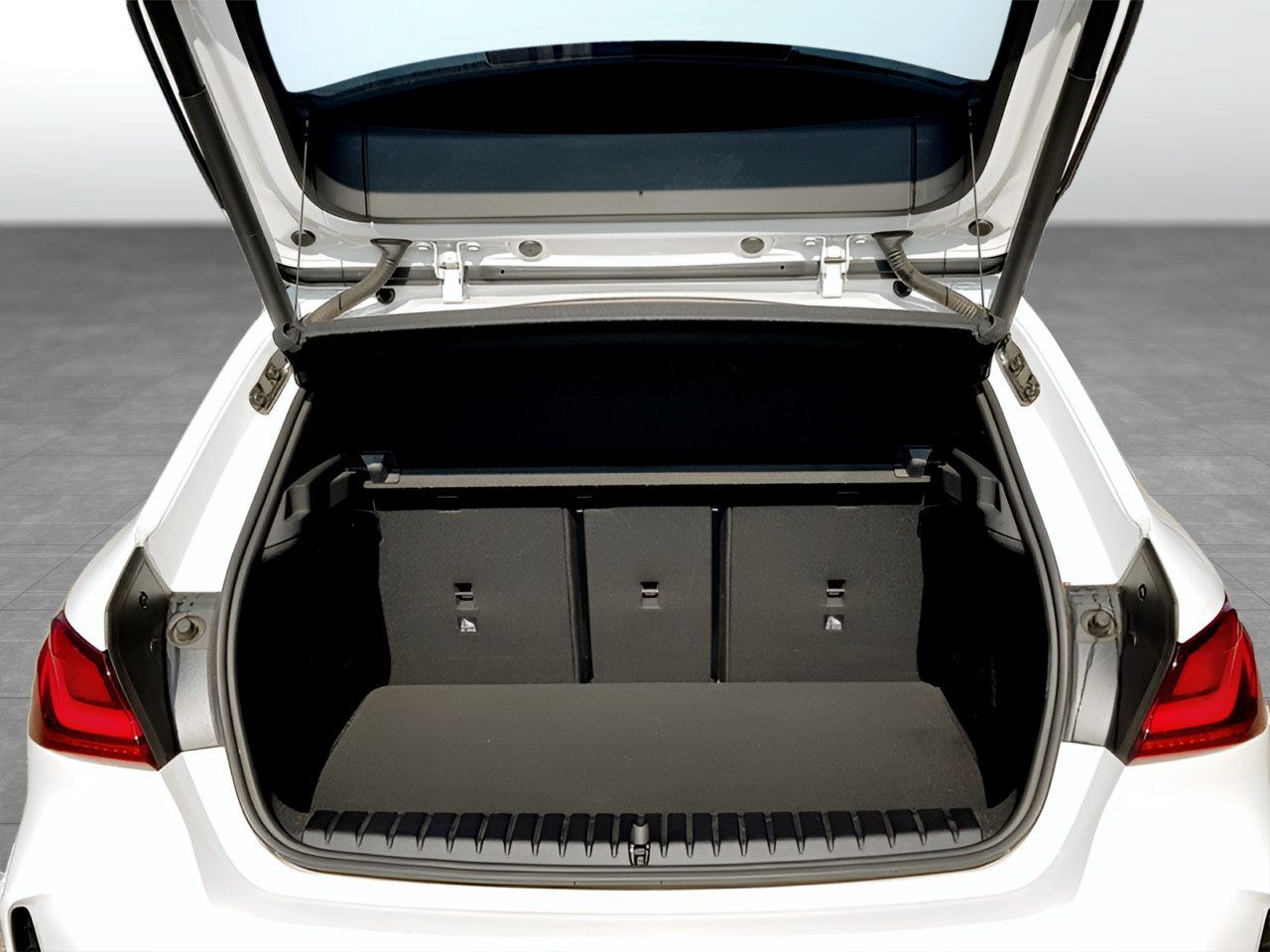 BMW 1 Series 118I 5-DOOR SPORT LINE AUTO