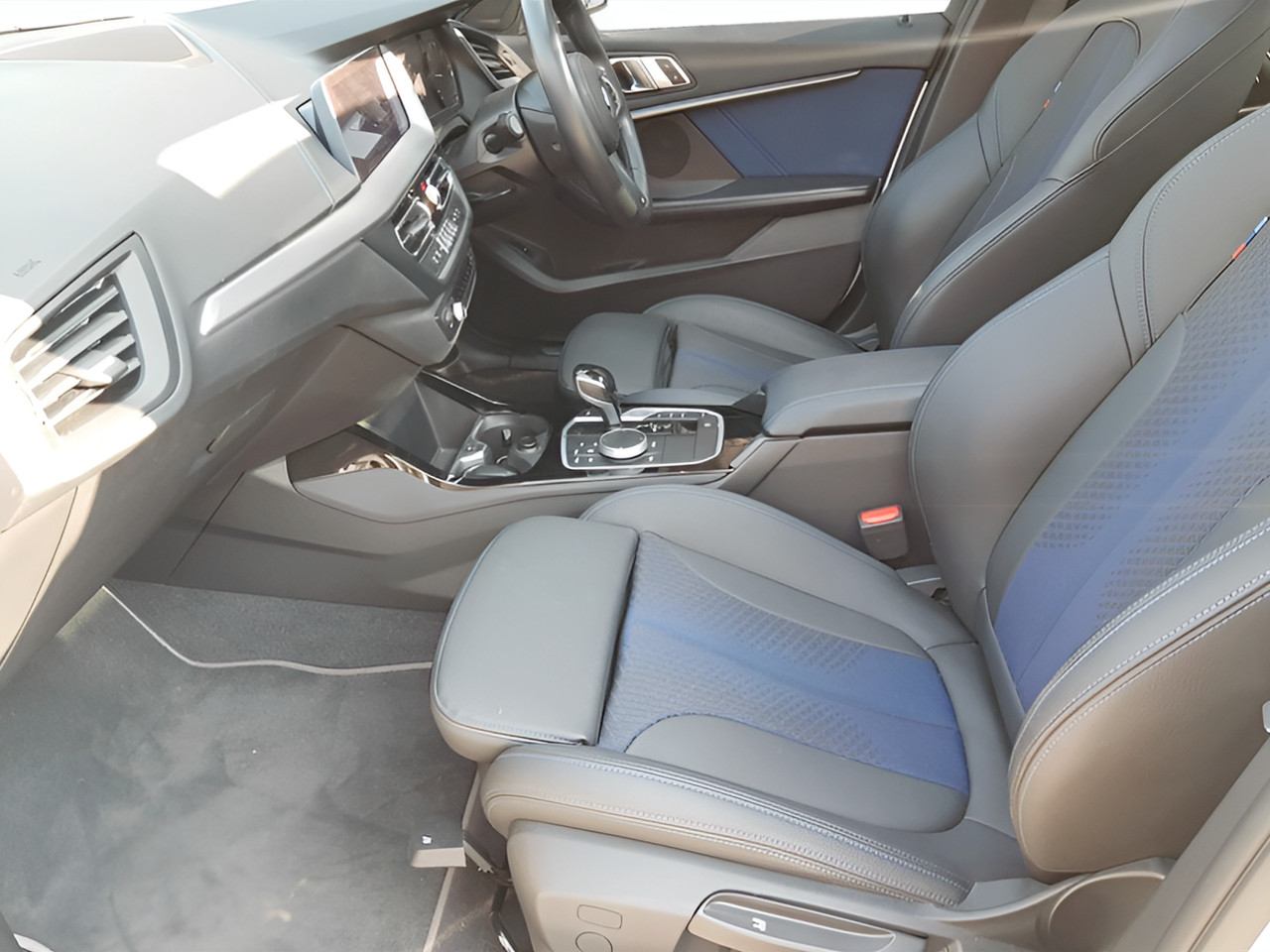 BMW 1 Series 118I 5-DOOR SPORT LINE AUTO