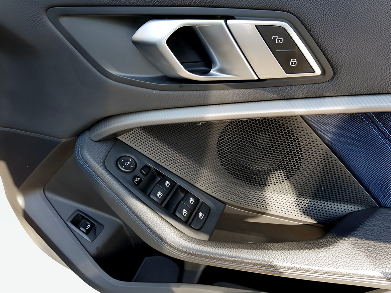 BMW 1 Series 118I 5-DOOR SPORT LINE AUTO