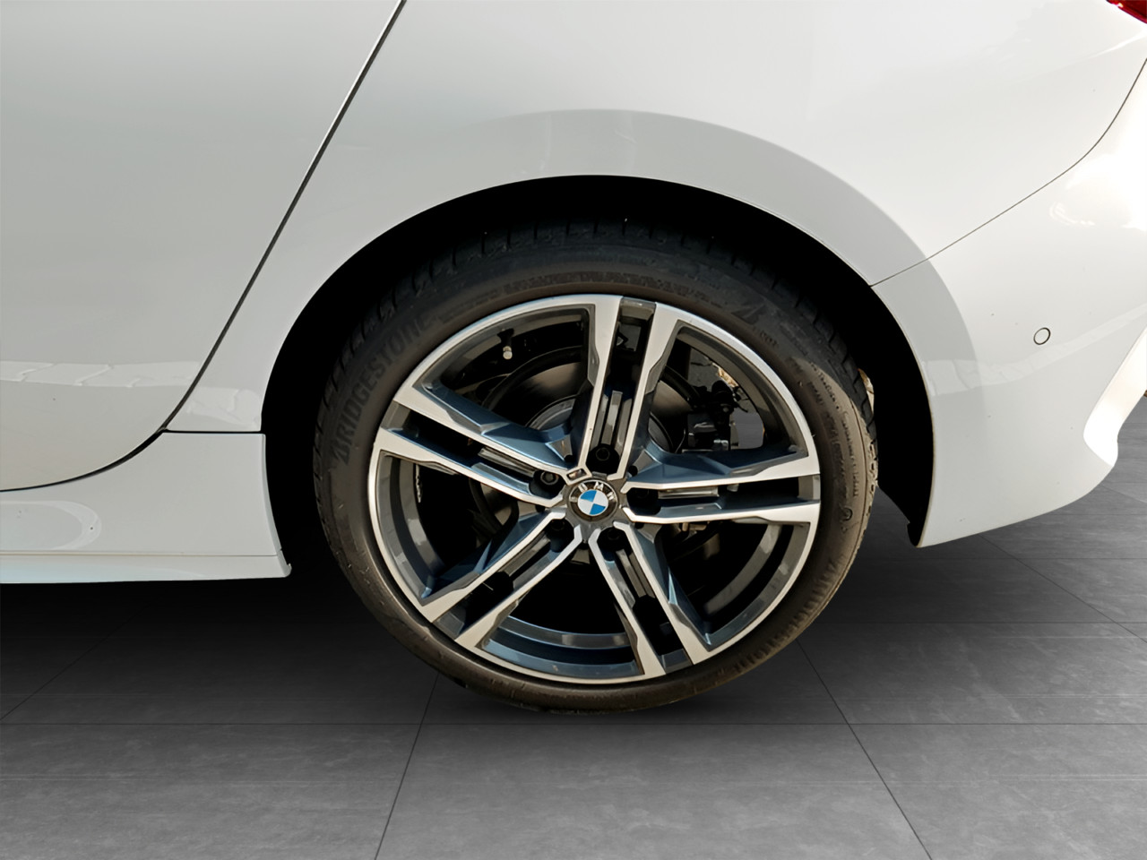 BMW 1 Series 118I 5-DOOR SPORT LINE AUTO