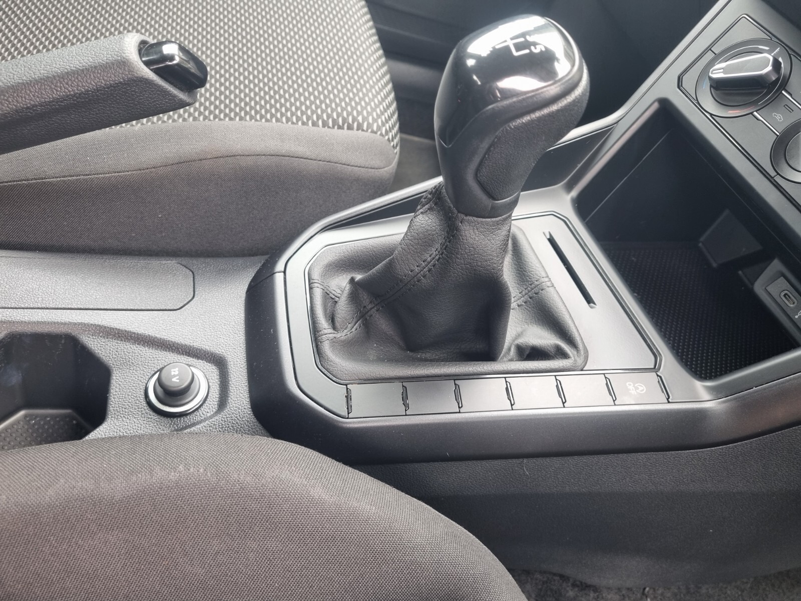 Volkswagen Polo HATCH 1.0TSI 70KW