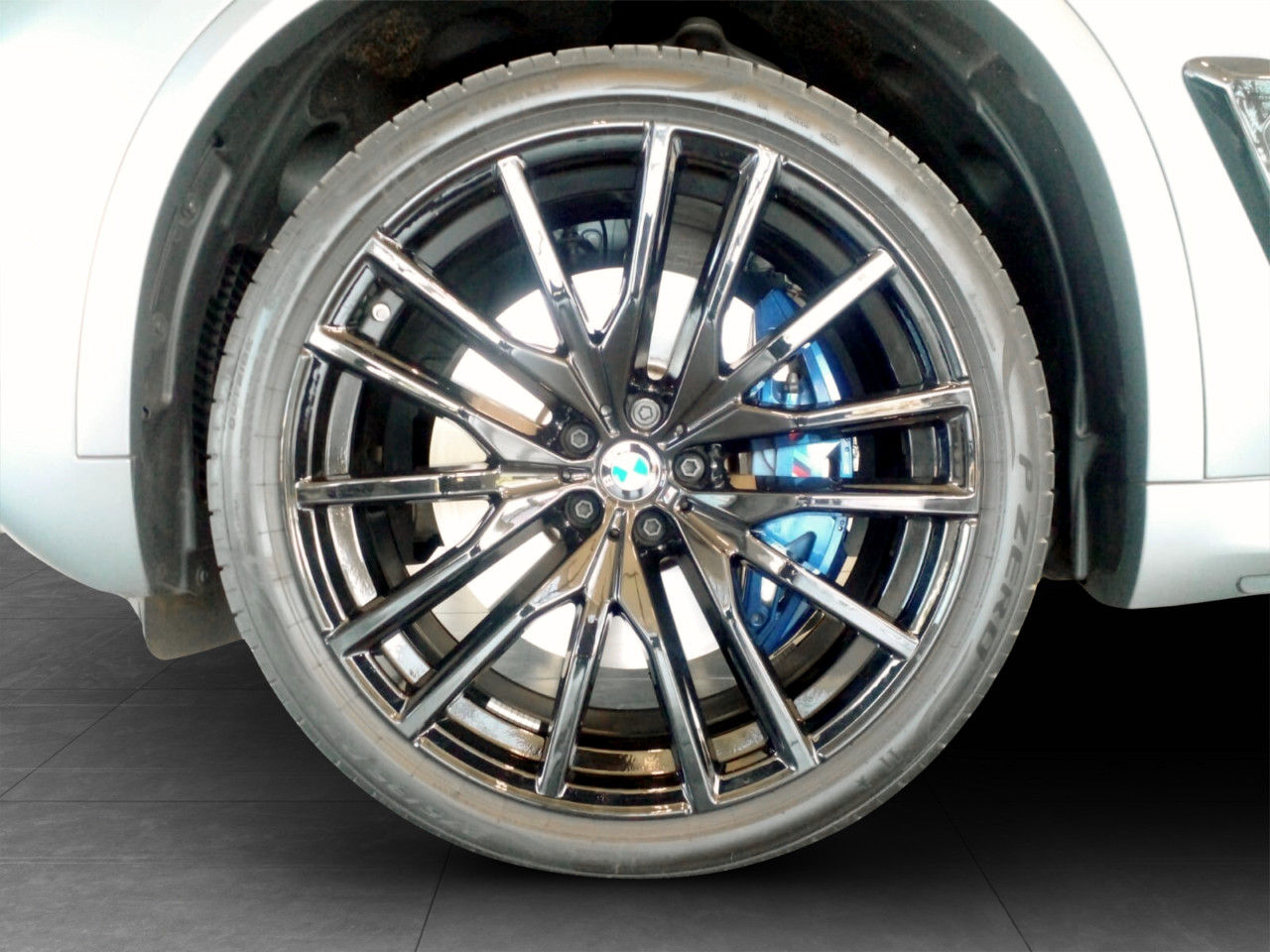 BMW X5 M60I