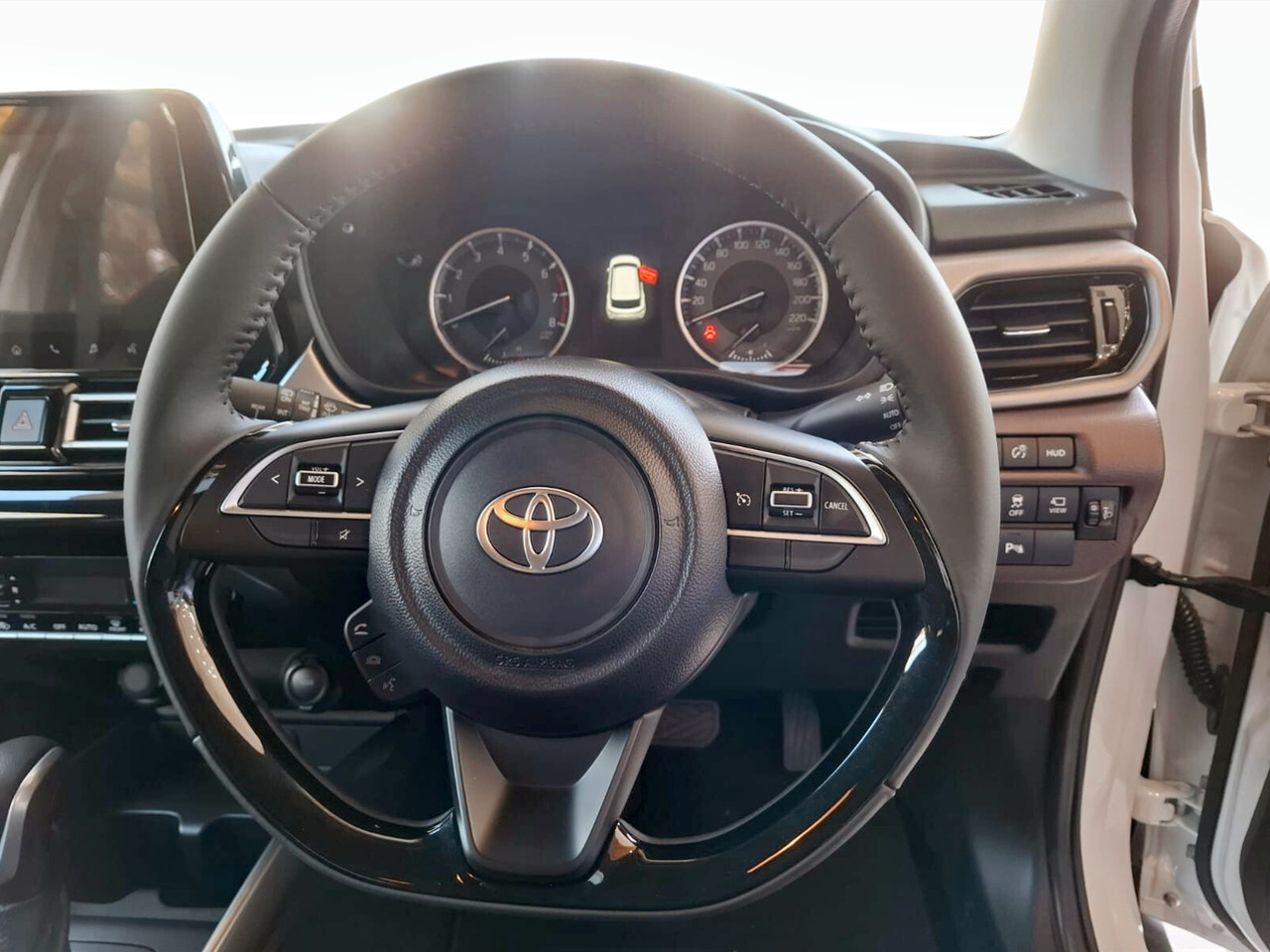 Toyota STARLET CROSS 1.5 XR AUTO
