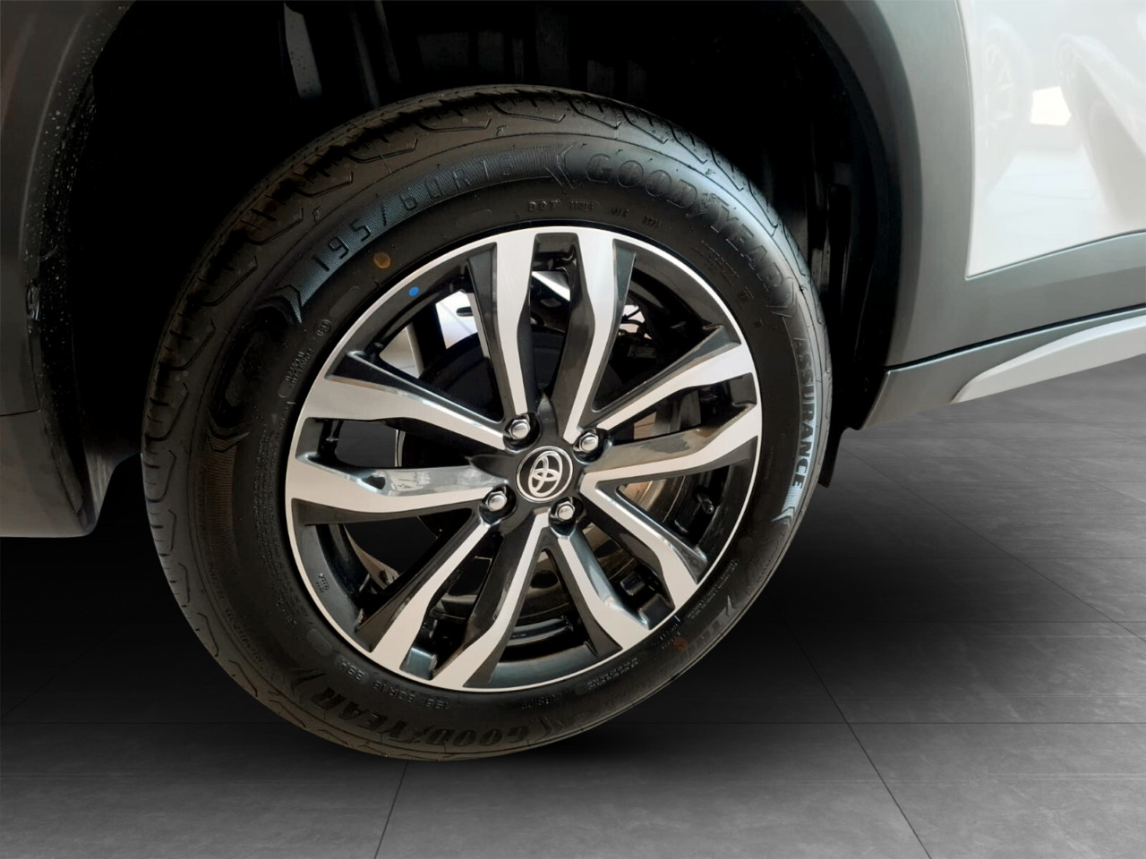 Toyota STARLET CROSS 1.5 XR AUTO
