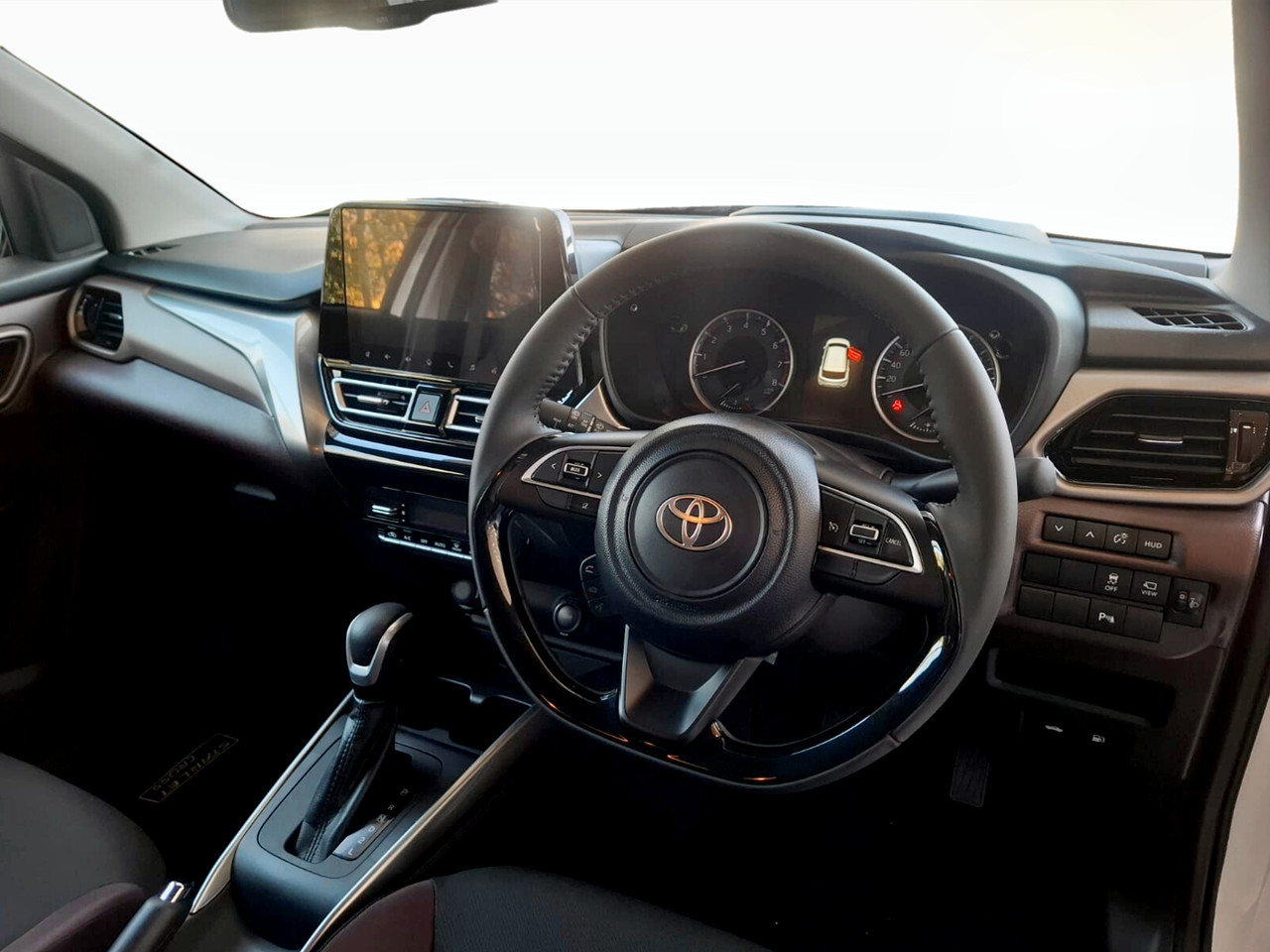 Toyota STARLET CROSS 1.5 XR AUTO