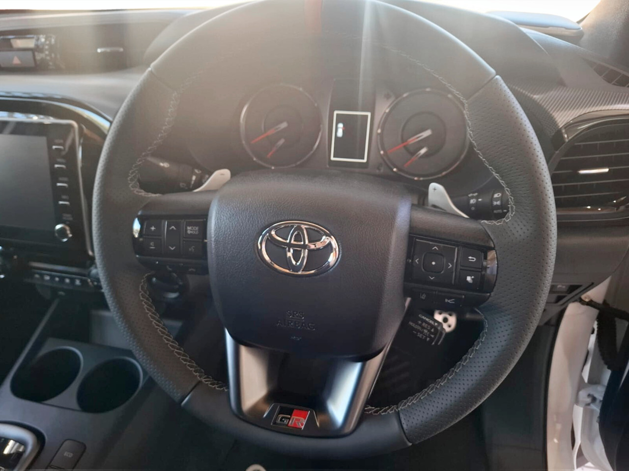 Toyota Hilux 2.8GD-6 DOUBLE CAB 4X4 GR-SPORT