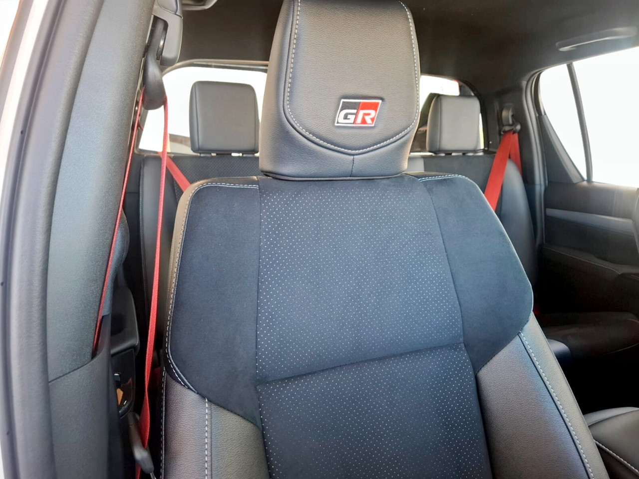 Toyota Hilux 2.8GD-6 DOUBLE CAB 4X4 GR-SPORT
