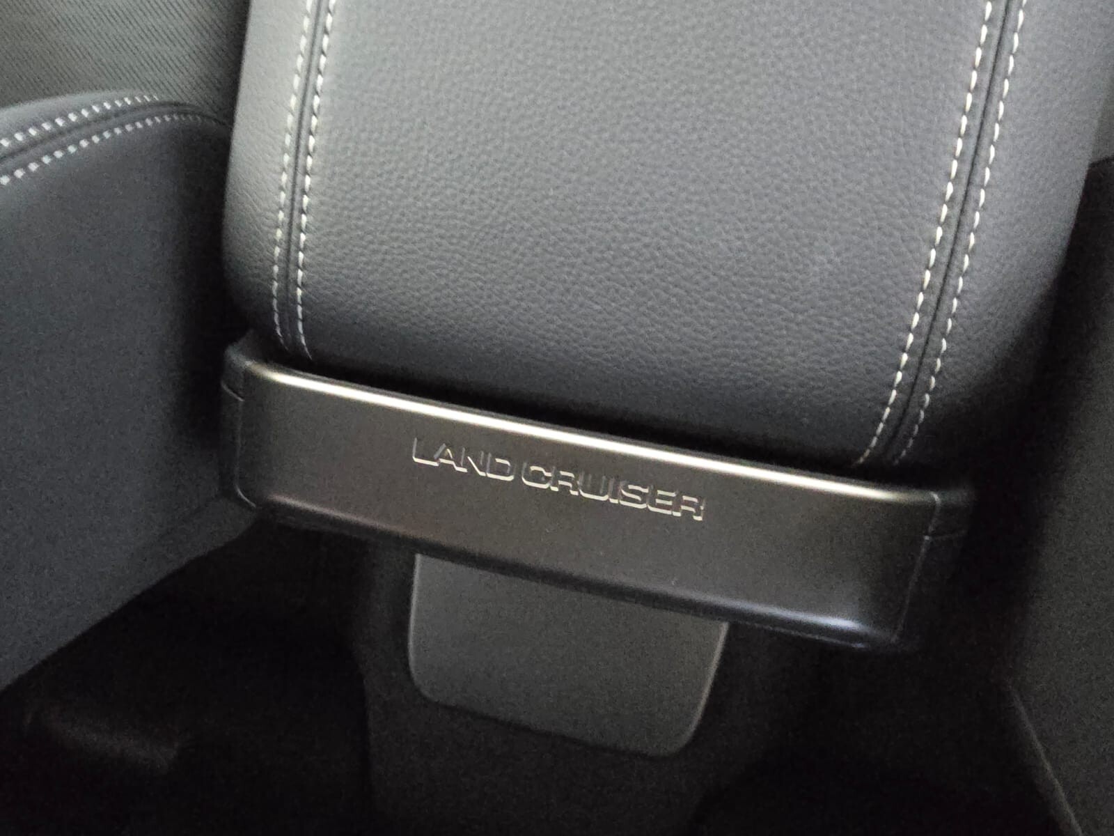 Toyota Land Cruiser Prado 2.8GD VX-R