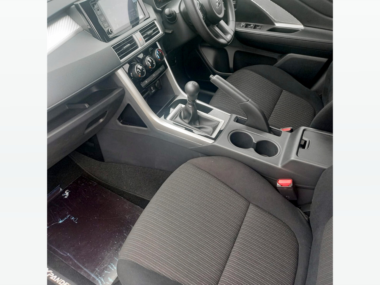Mitsubishi XPANDER 1.5 MANUAL