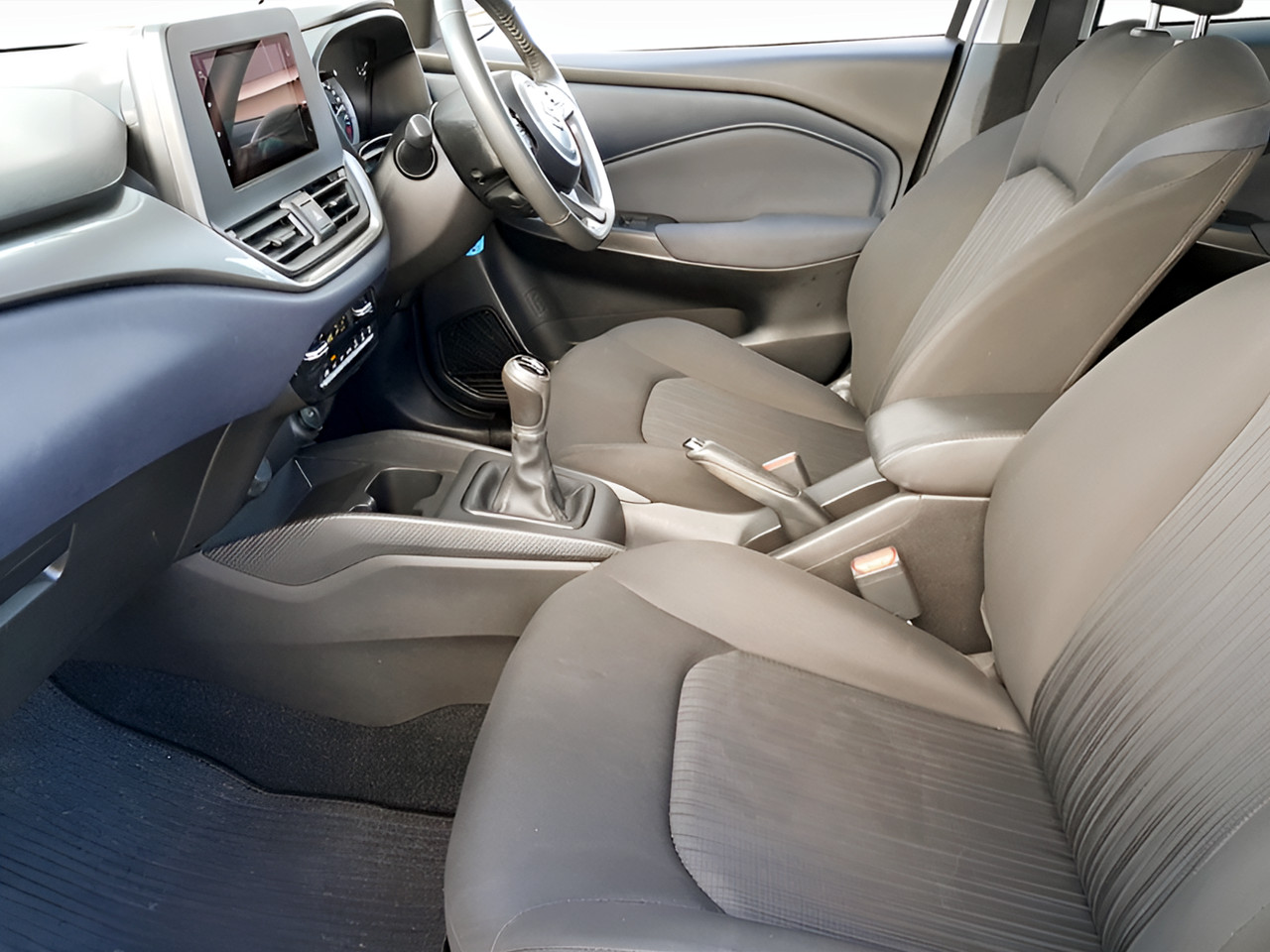 Suzuki Baleno 1.5 GL MANUAL
